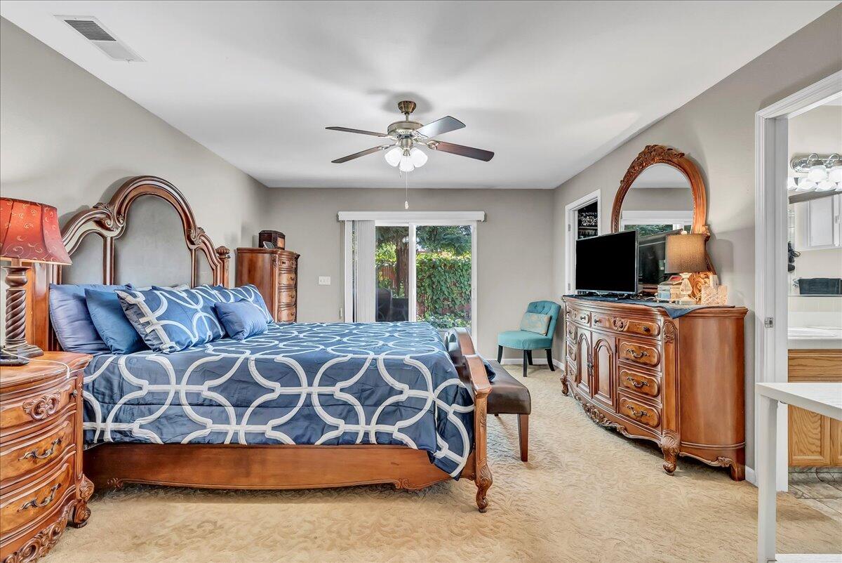 45 Lyon Ave, Sanger, CA 93657