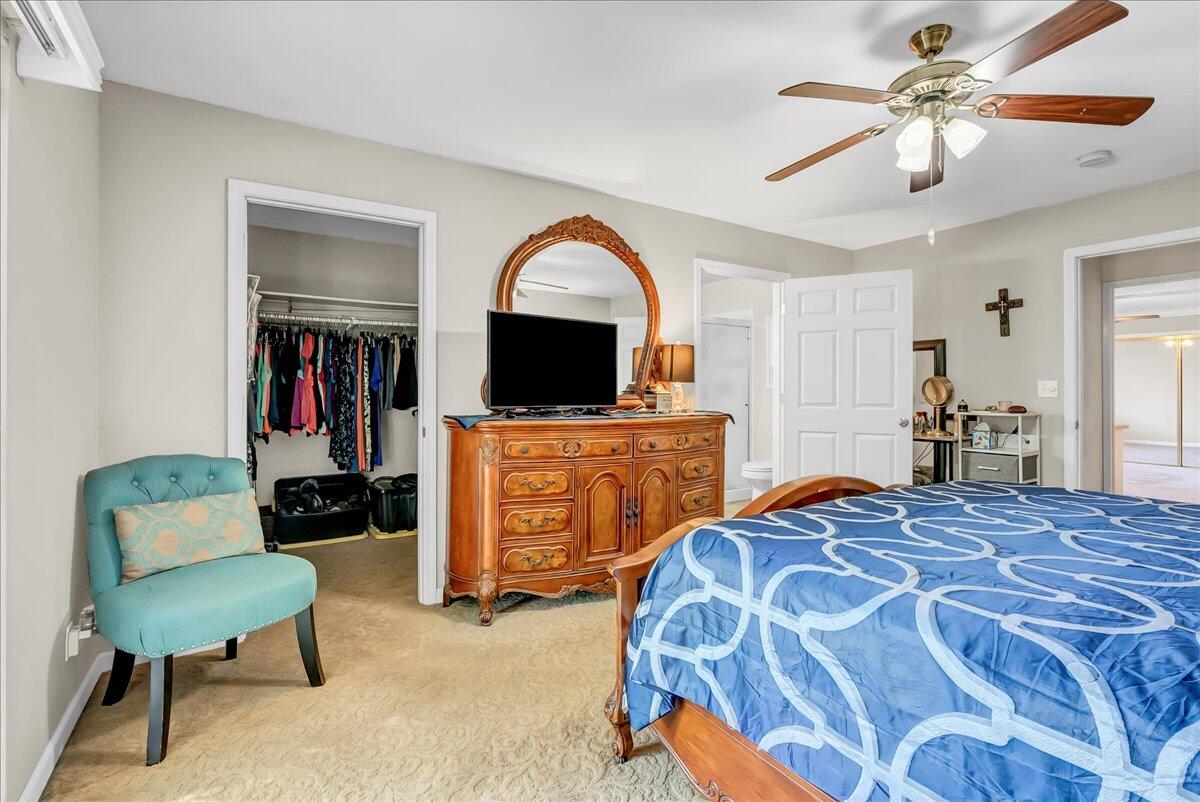 45 Lyon Ave, Sanger, CA 93657