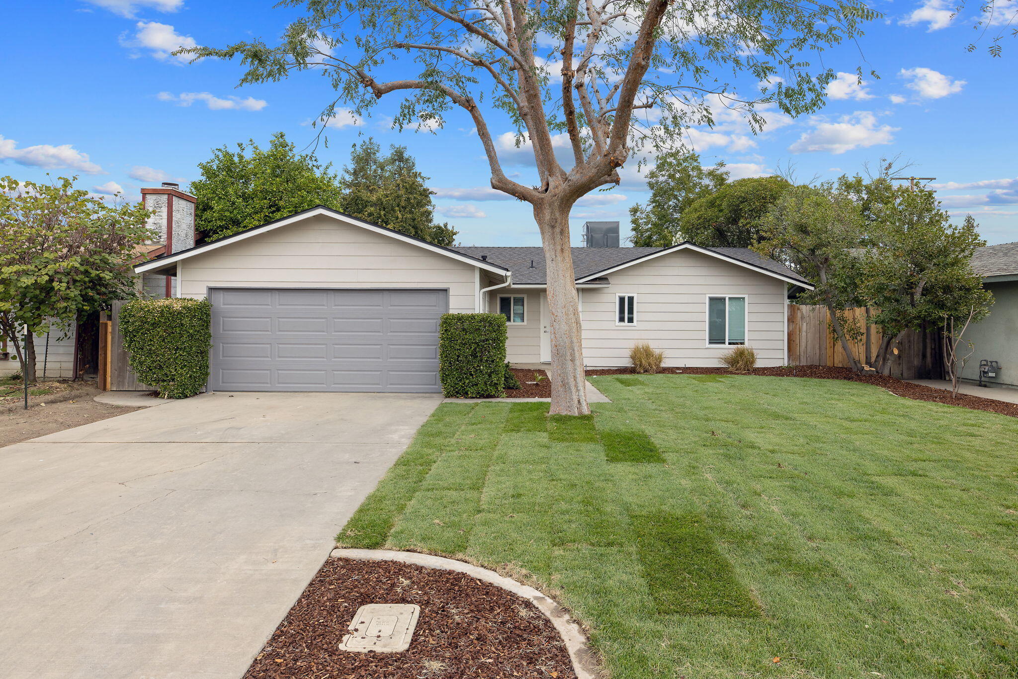 4024 W Howard Ave, Visalia, CA 93277