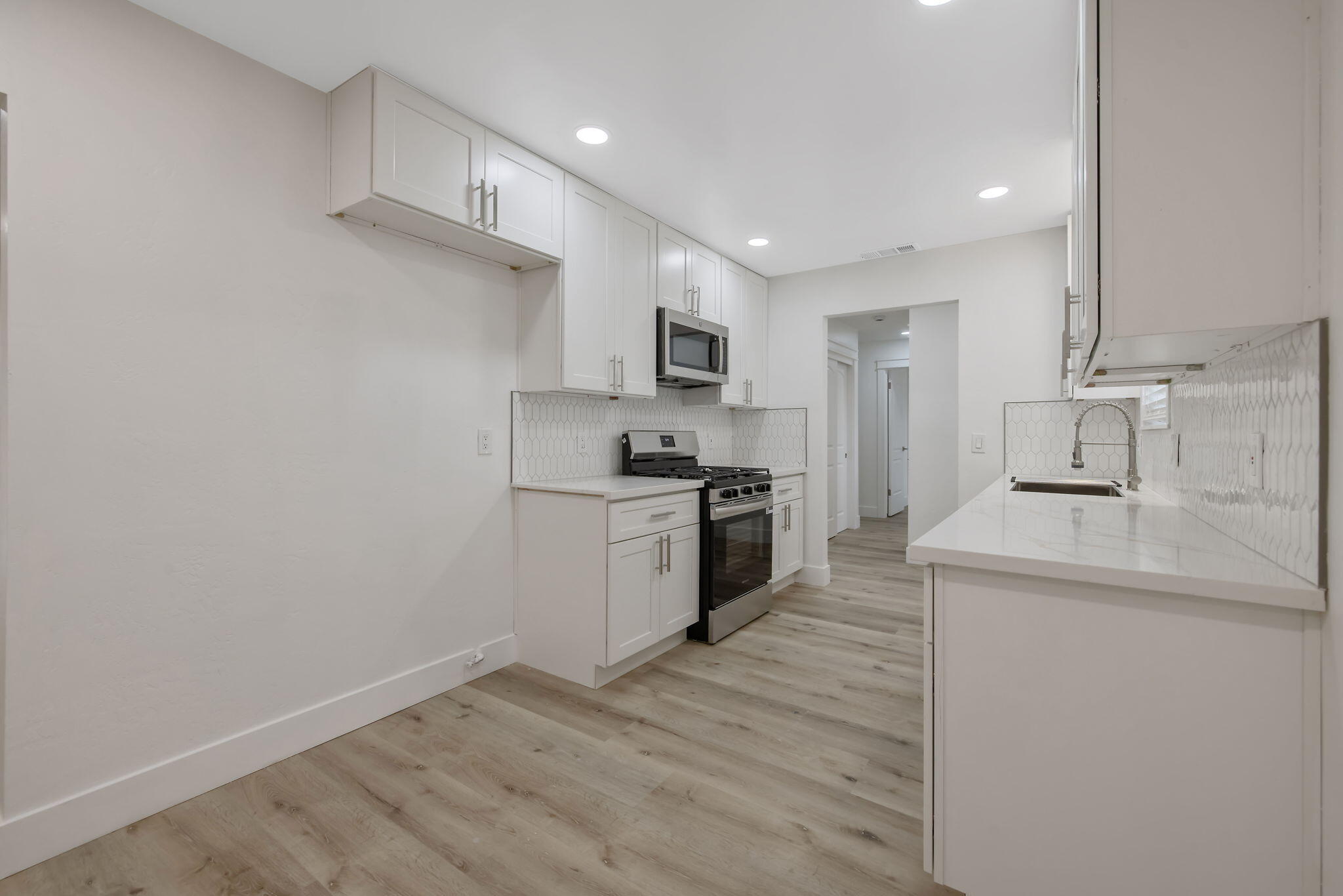 4024 W Howard Ave, Visalia, CA 93277