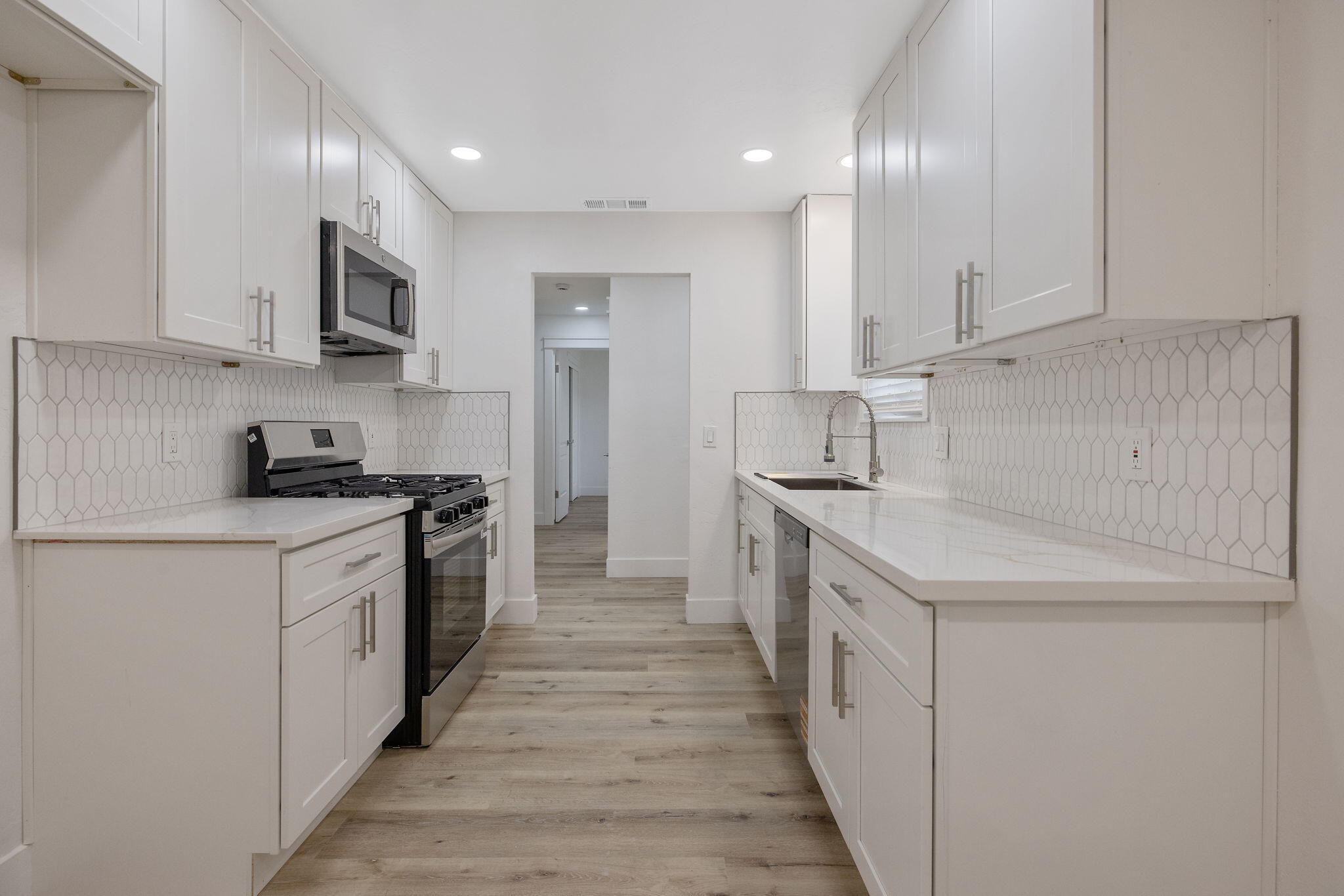 4024 W Howard Ave, Visalia, CA 93277