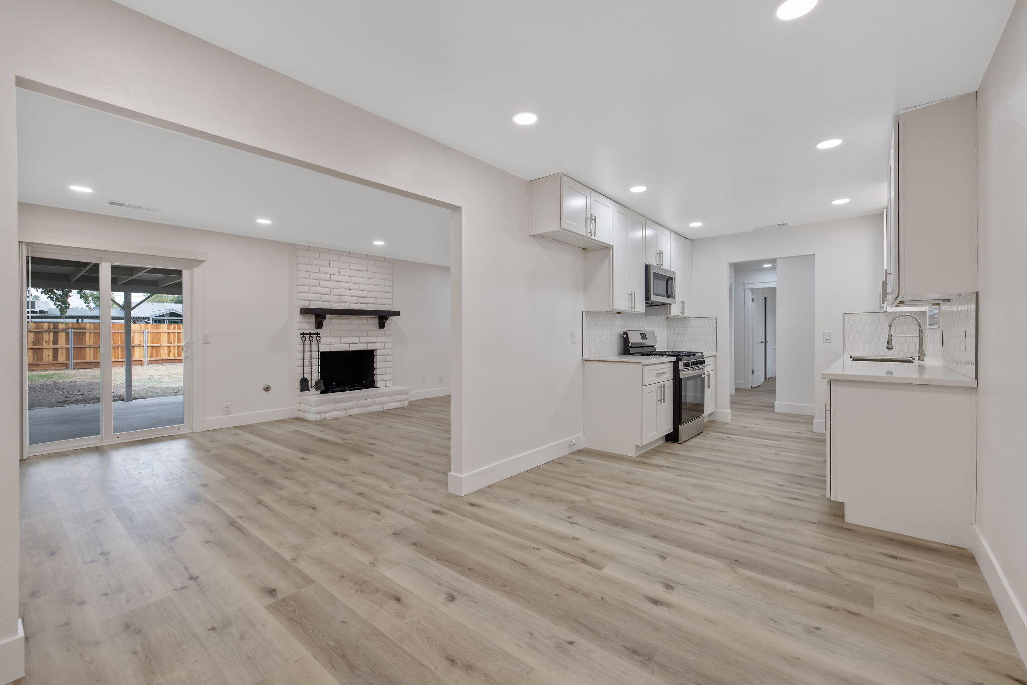 4024 W Howard Ave, Visalia, CA 93277