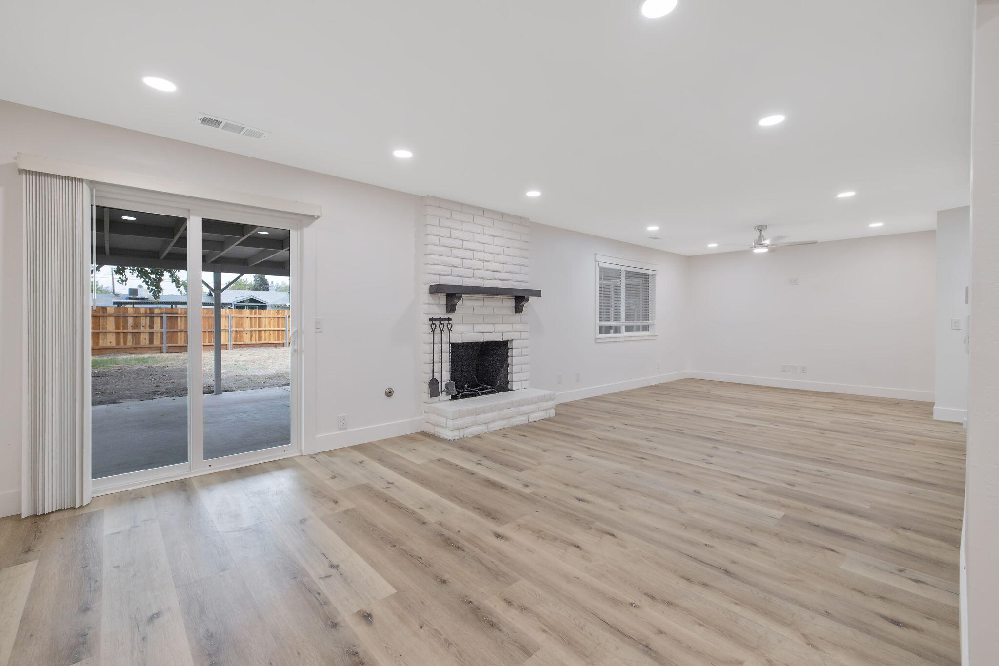 4024 W Howard Ave, Visalia, CA 93277