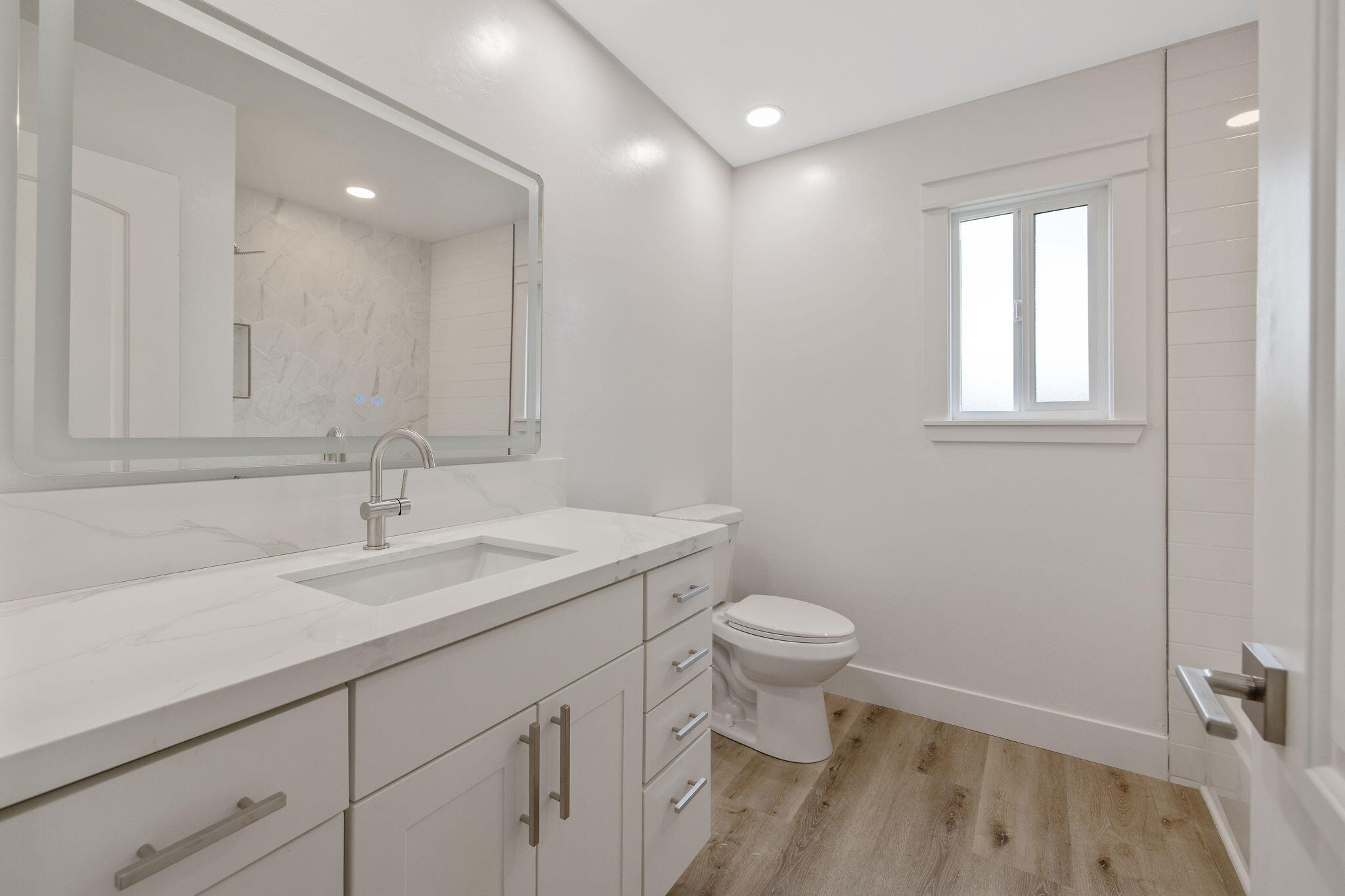 4024 W Howard Ave, Visalia, CA 93277