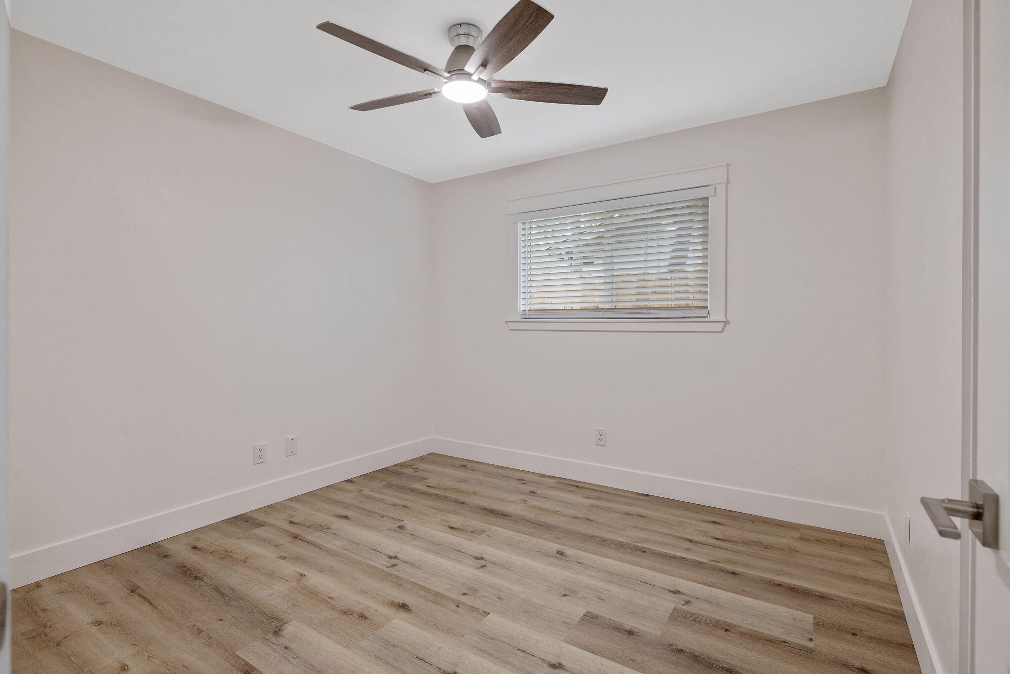 4024 W Howard Ave, Visalia, CA 93277