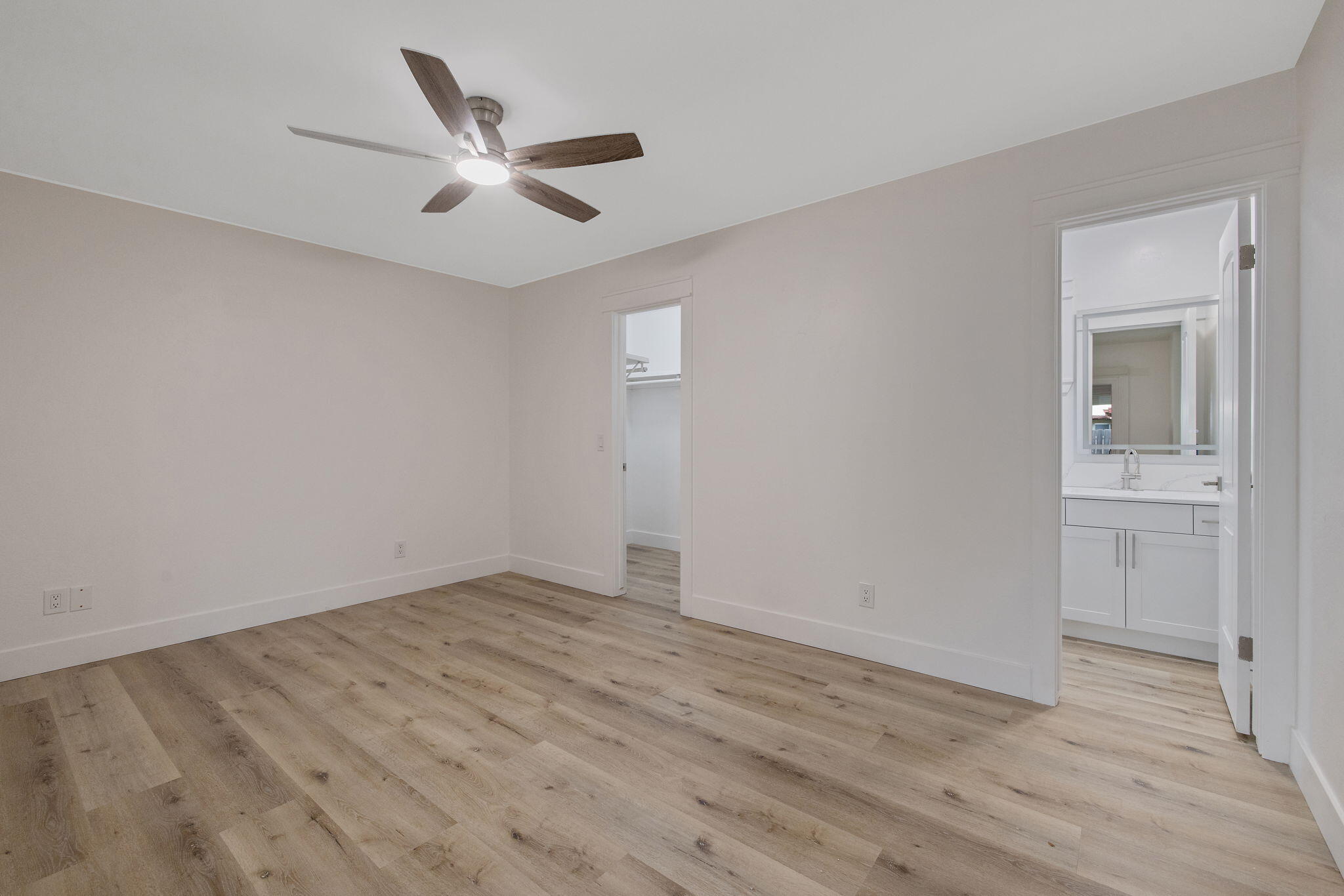 4024 W Howard Ave, Visalia, CA 93277