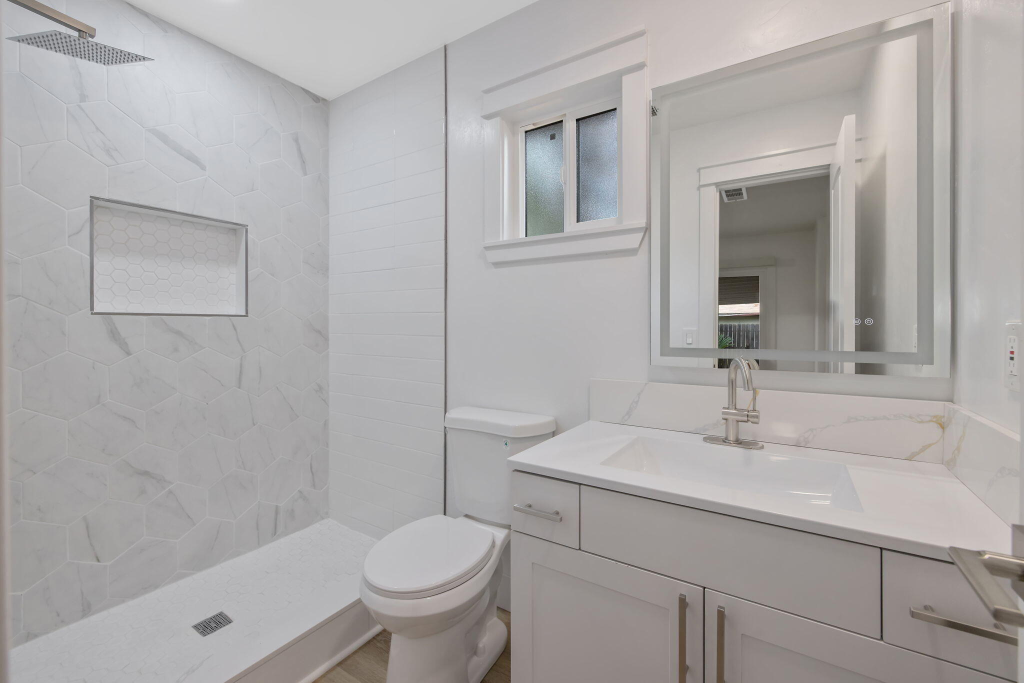 4024 W Howard Ave, Visalia, CA 93277