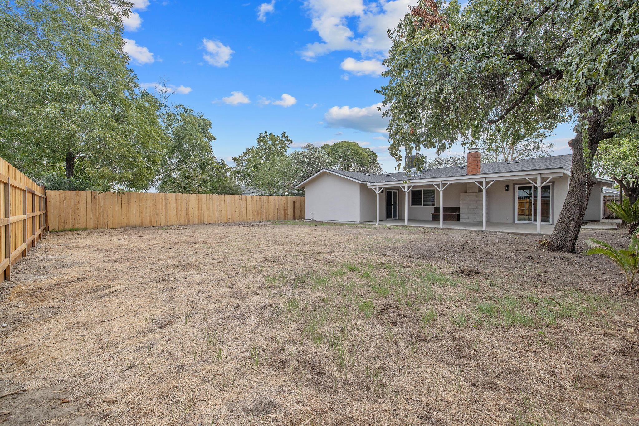 4024 W Howard Ave, Visalia, CA 93277