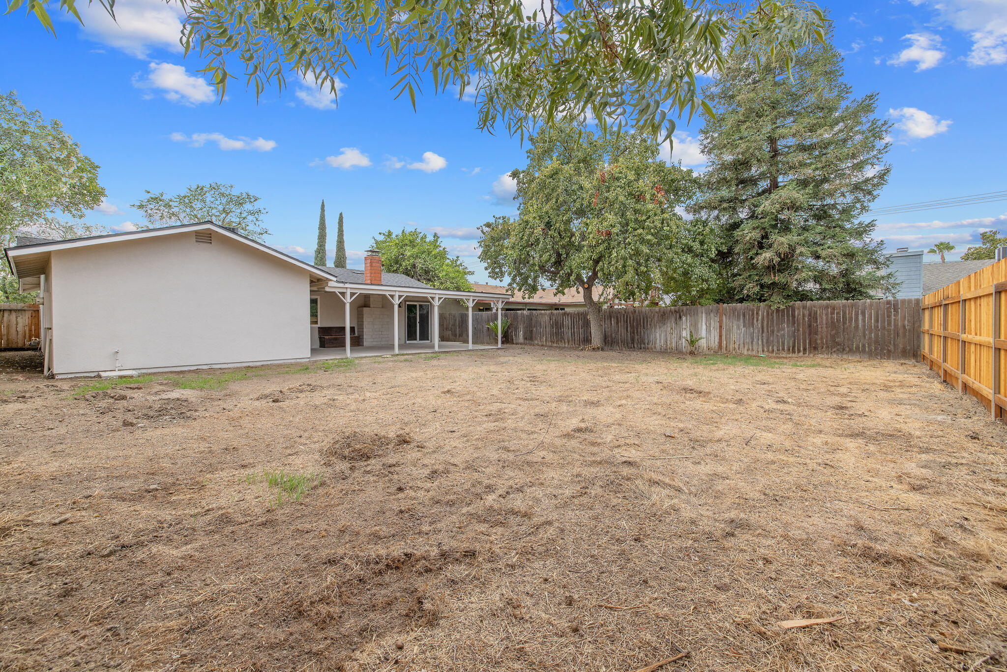 4024 W Howard Ave, Visalia, CA 93277