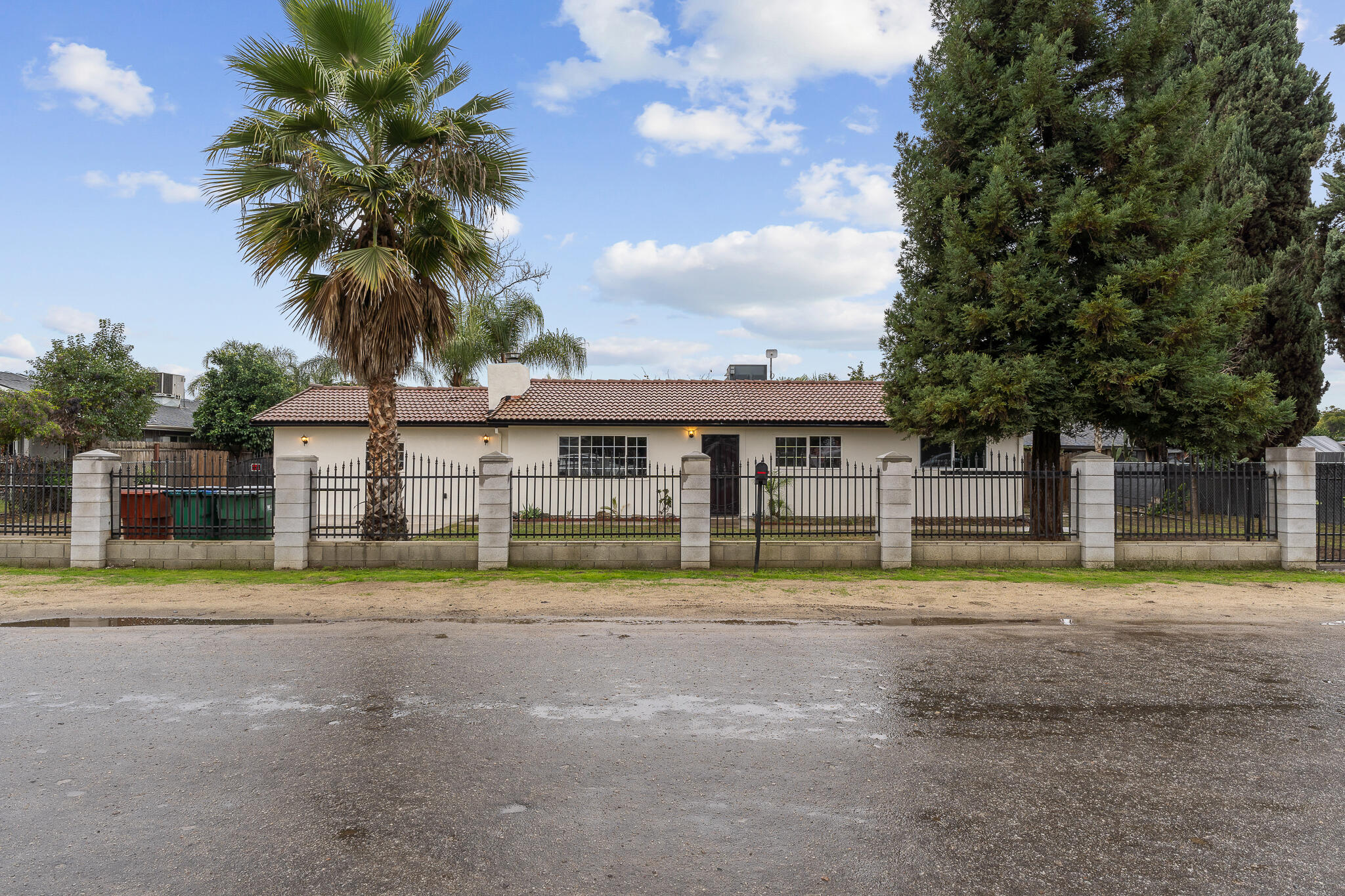 25681 Hypericum St, Visalia, CA 93292