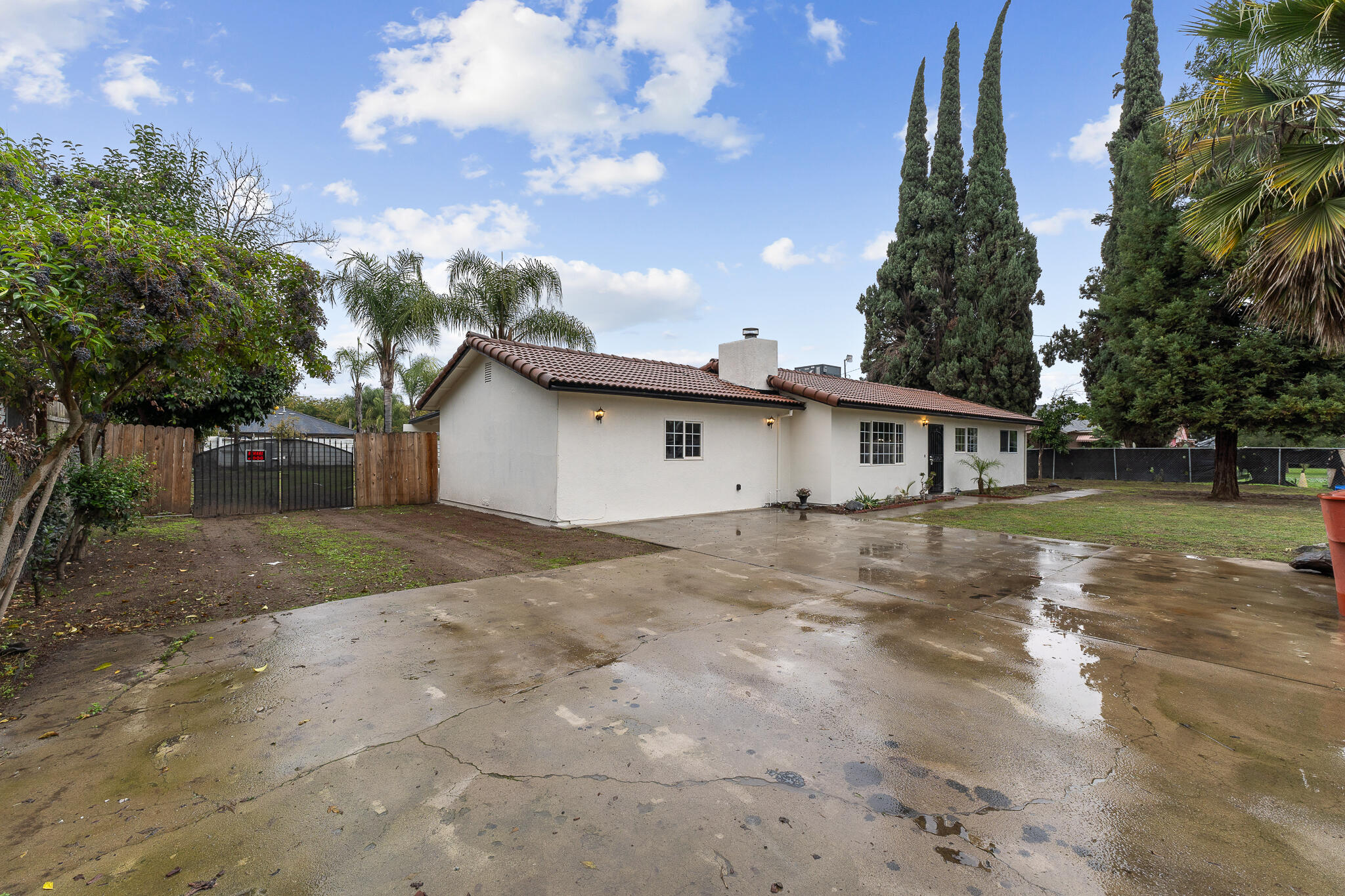 25681 Hypericum St, Visalia, CA 93292