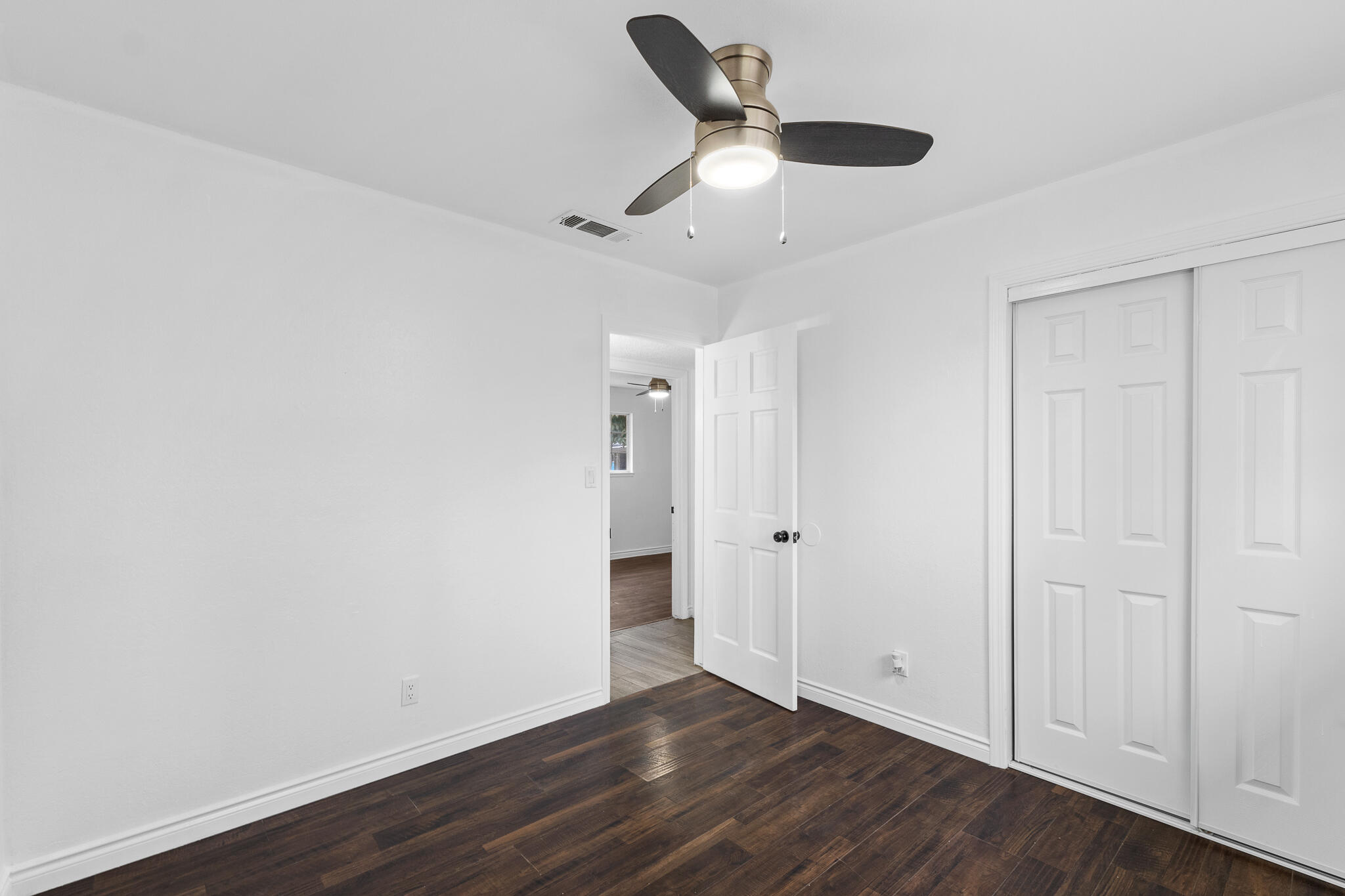 25681 Hypericum St, Visalia, CA 93292