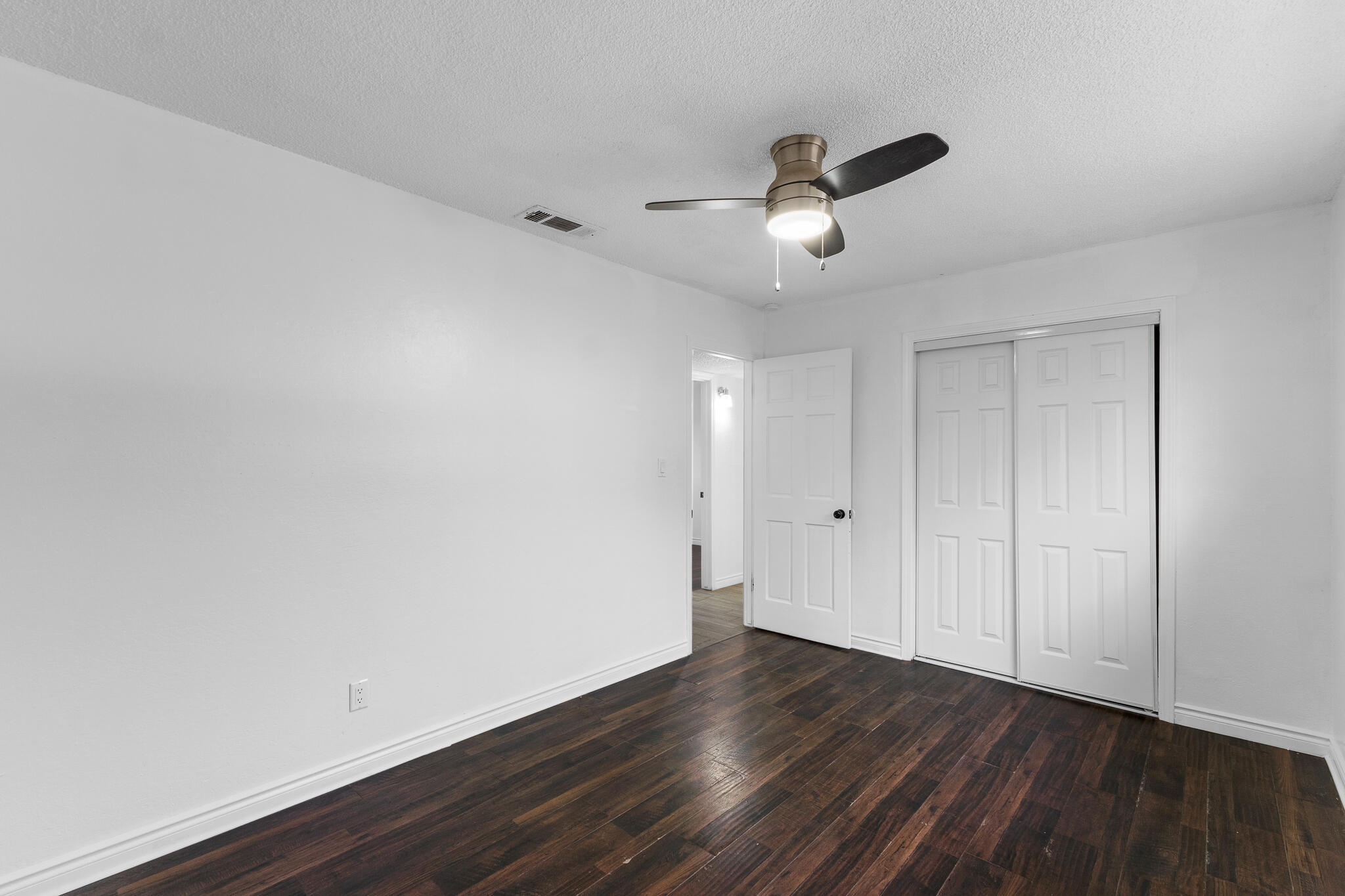 25681 Hypericum St, Visalia, CA 93292