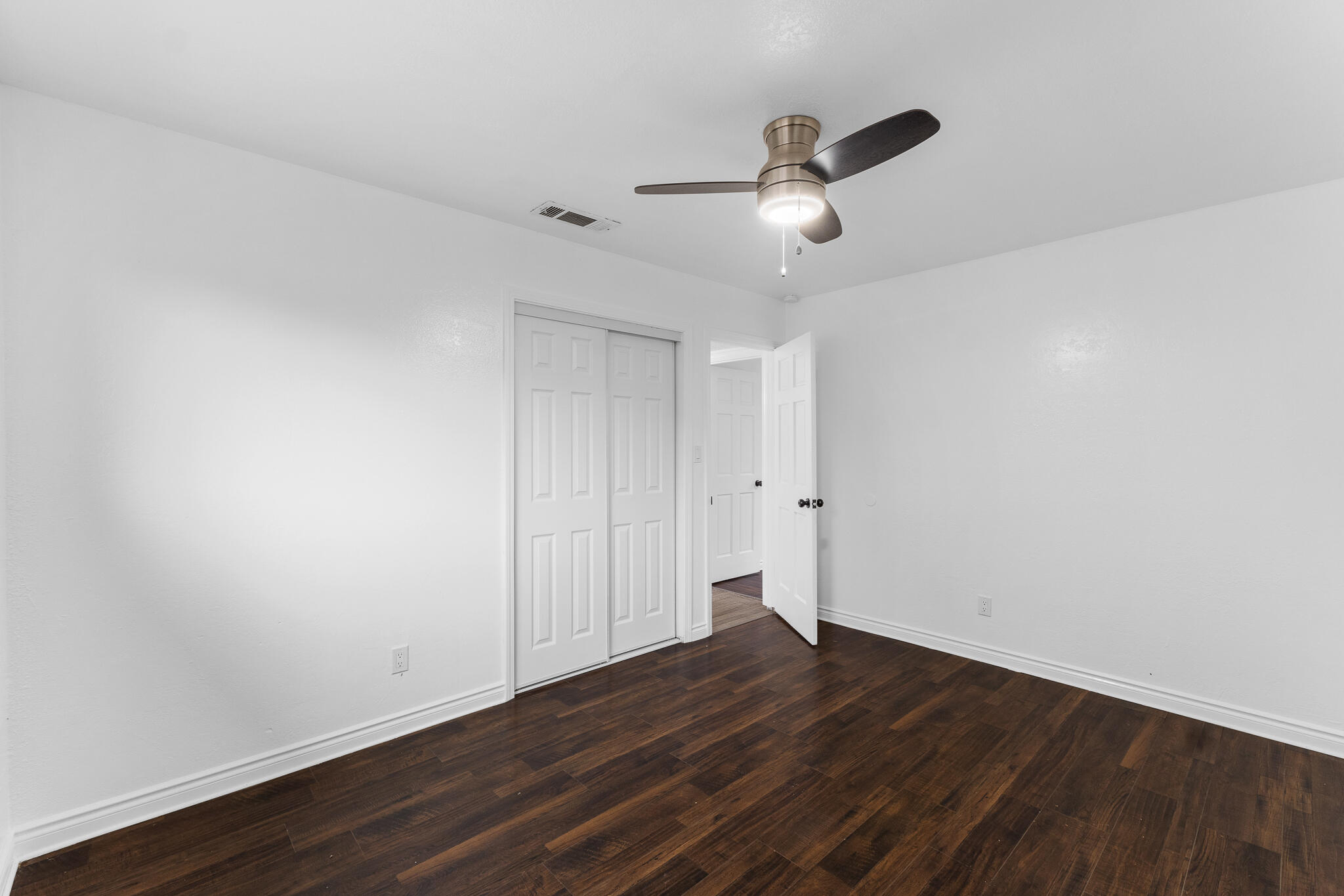 25681 Hypericum St, Visalia, CA 93292