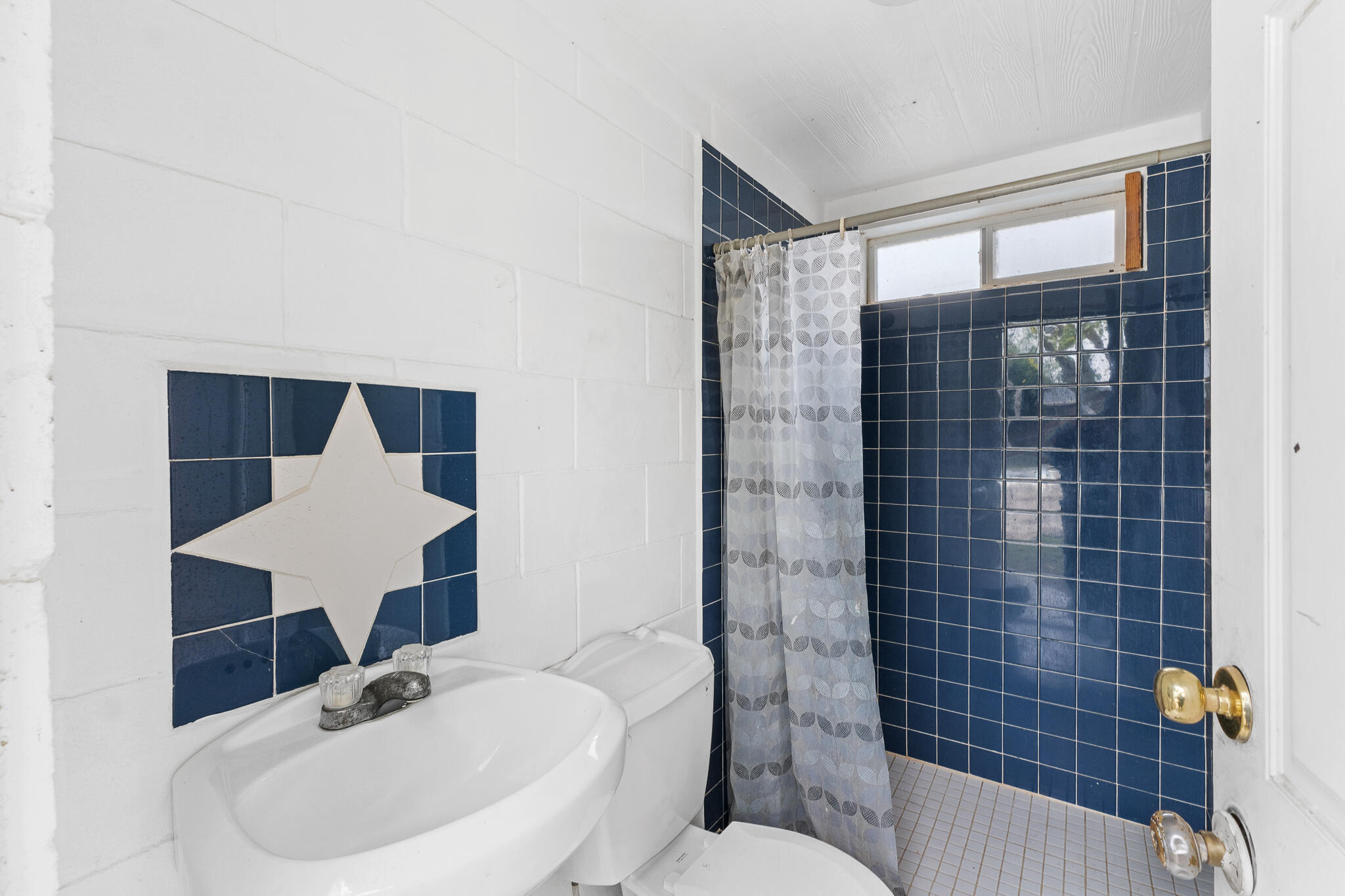 25681 Hypericum St, Visalia, CA 93292