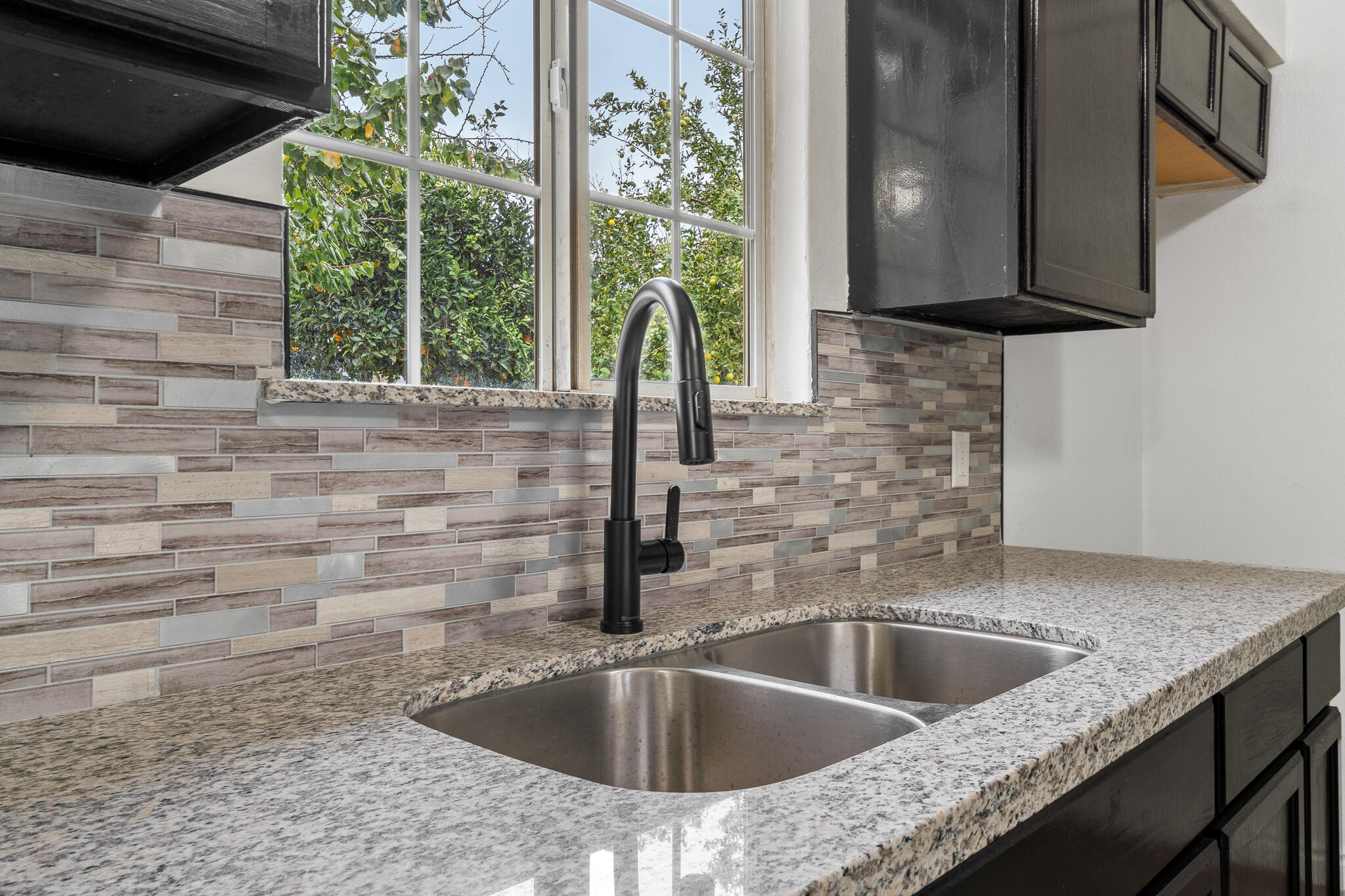 25681 Hypericum St, Visalia, CA 93292