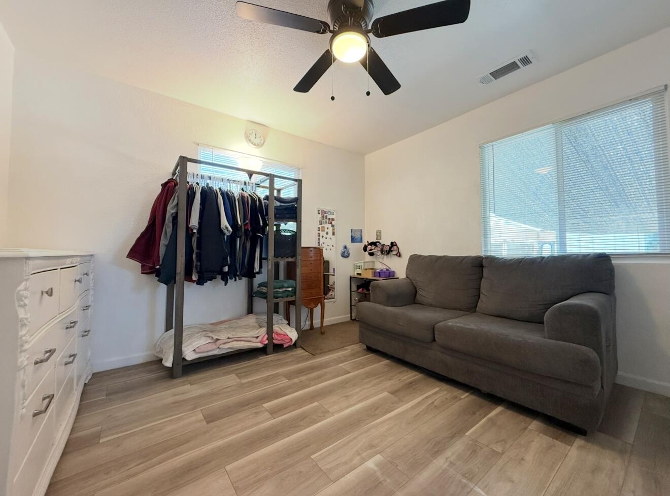 474 First St, Lindsay, CA 93247