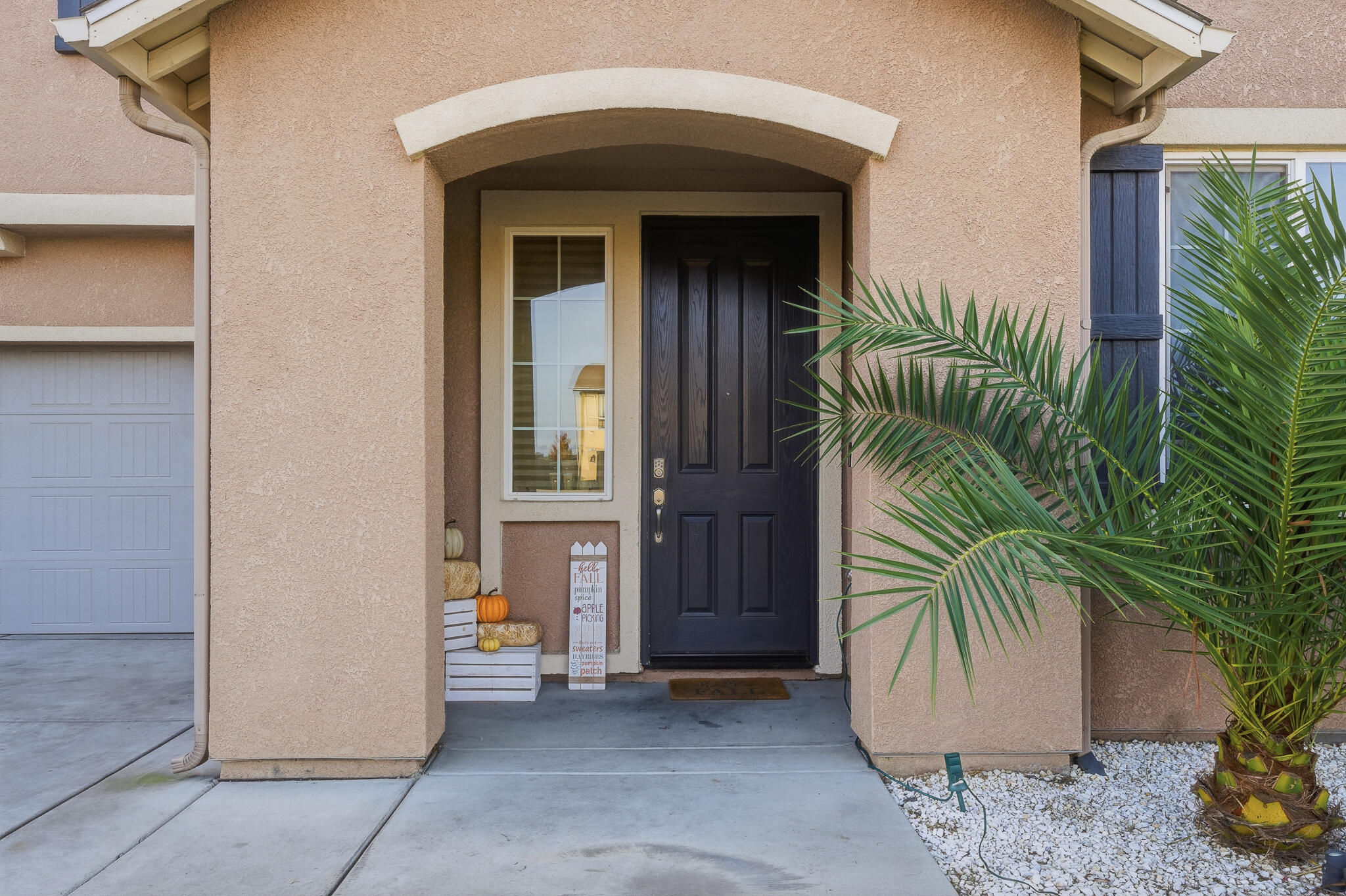 2145 N Rinaldi Ct, Visalia, CA 93291