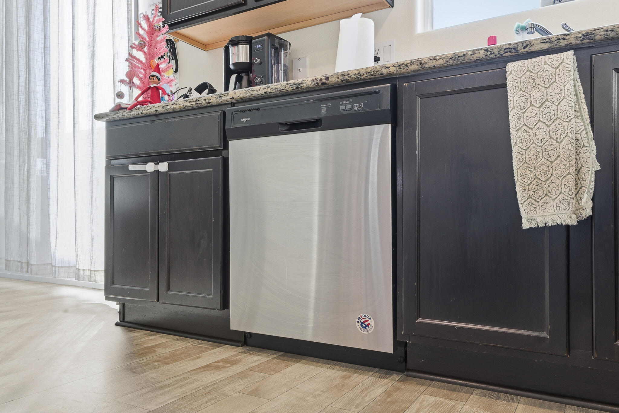 2145 N Rinaldi Ct, Visalia, CA 93291