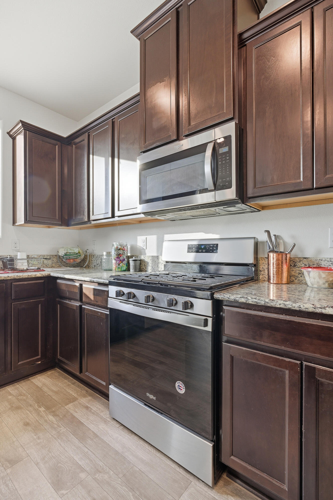 2145 N Rinaldi Ct, Visalia, CA 93291