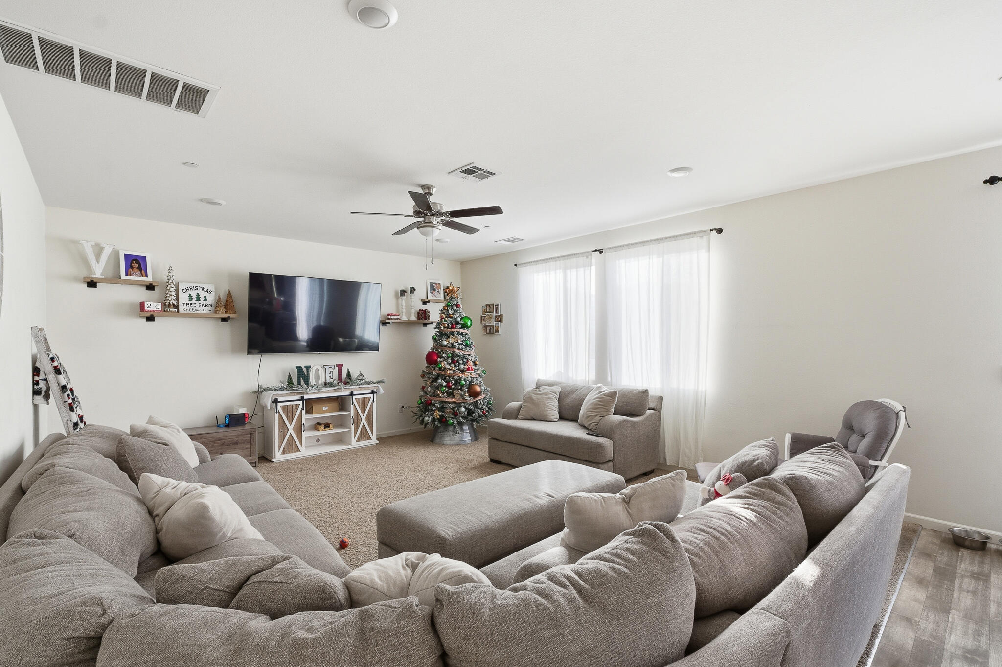 2145 N Rinaldi Ct, Visalia, CA 93291