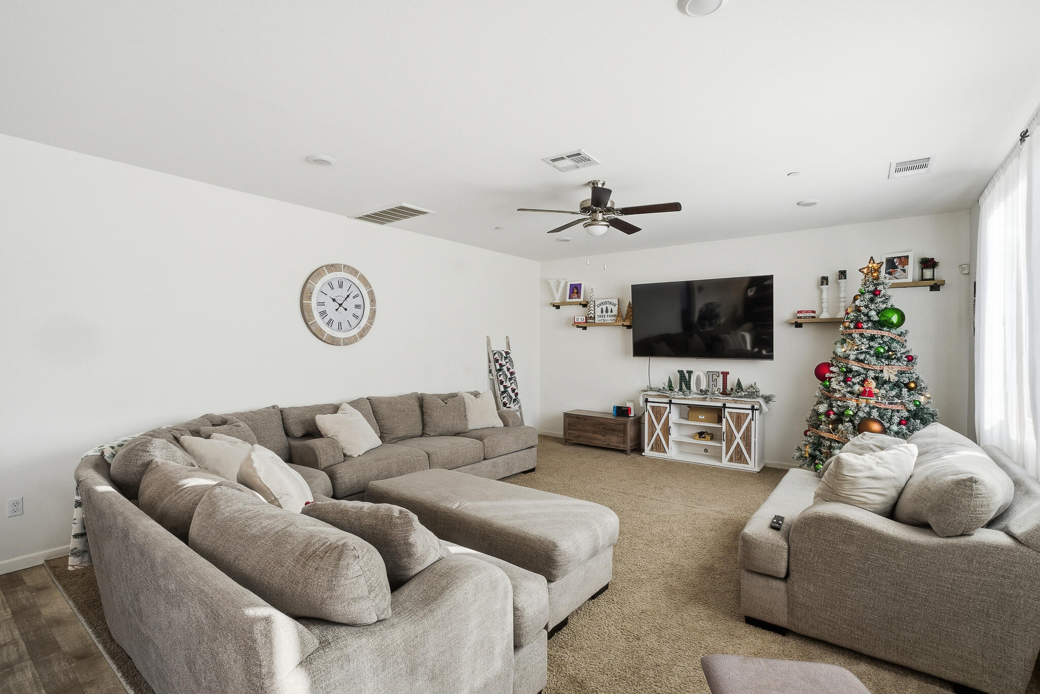 2145 N Rinaldi Ct, Visalia, CA 93291