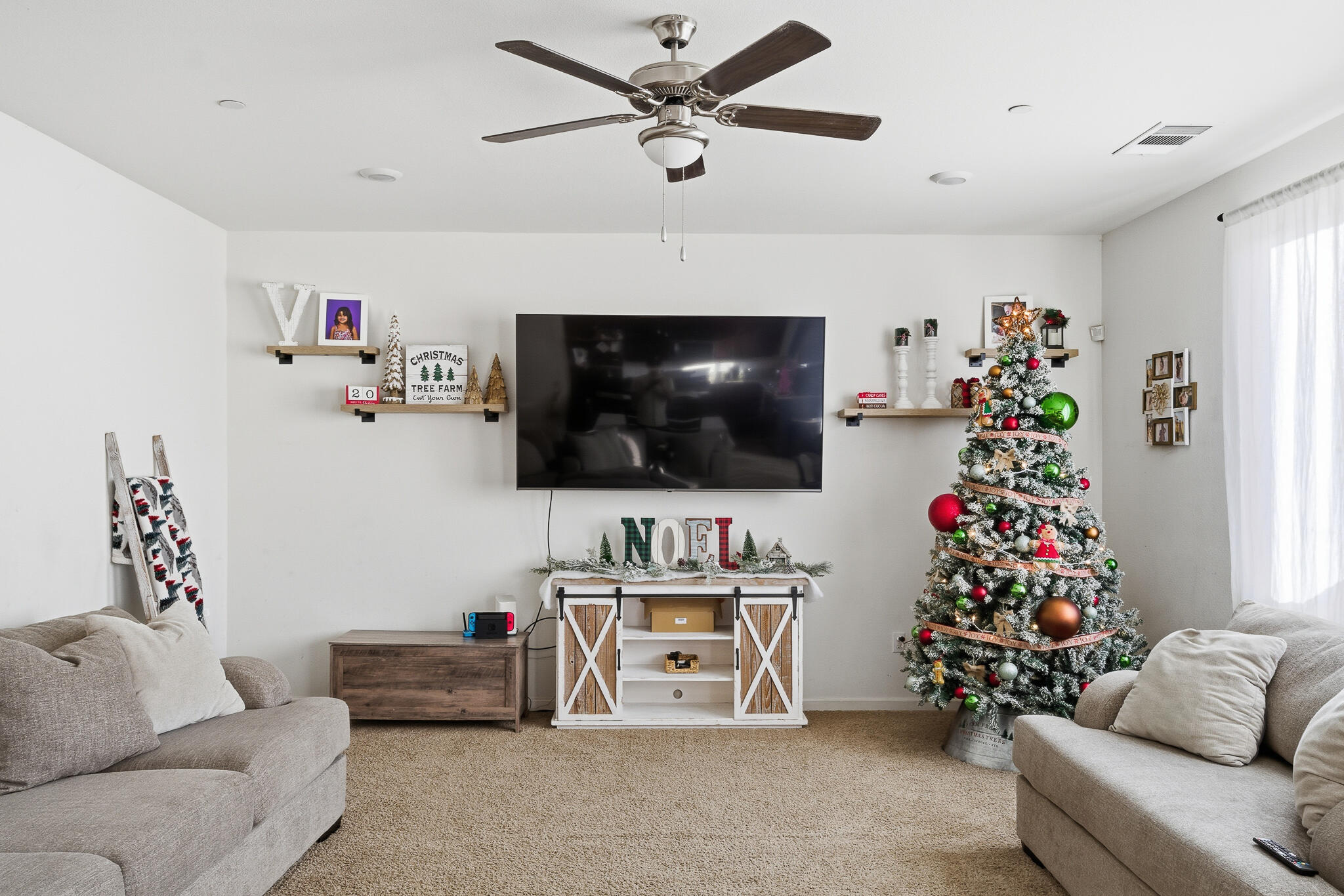 2145 N Rinaldi Ct, Visalia, CA 93291