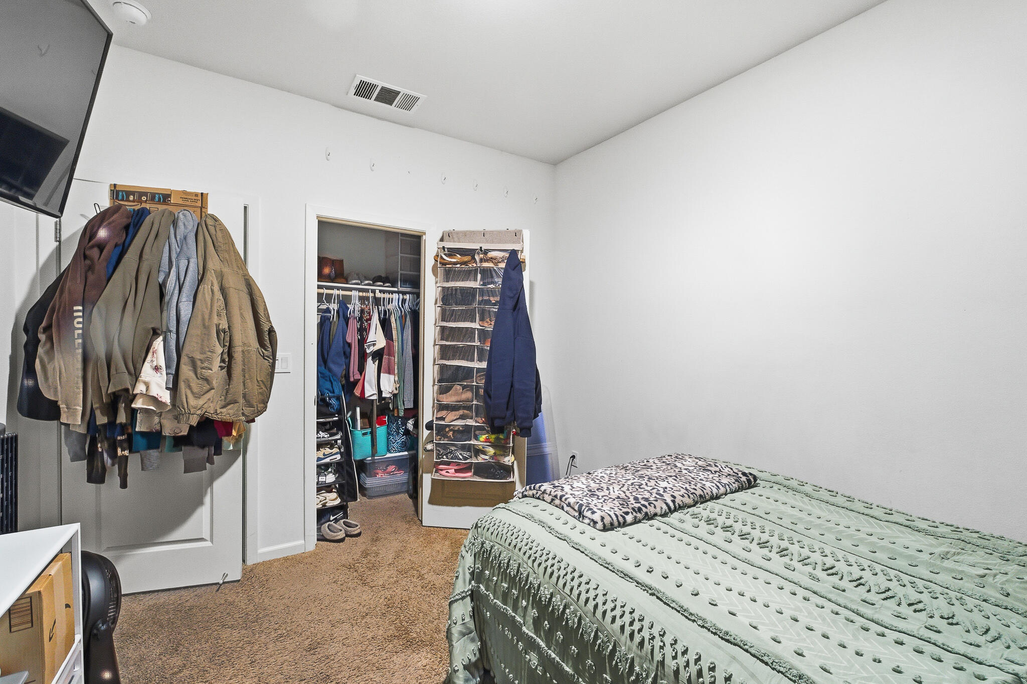 2145 N Rinaldi Ct, Visalia, CA 93291