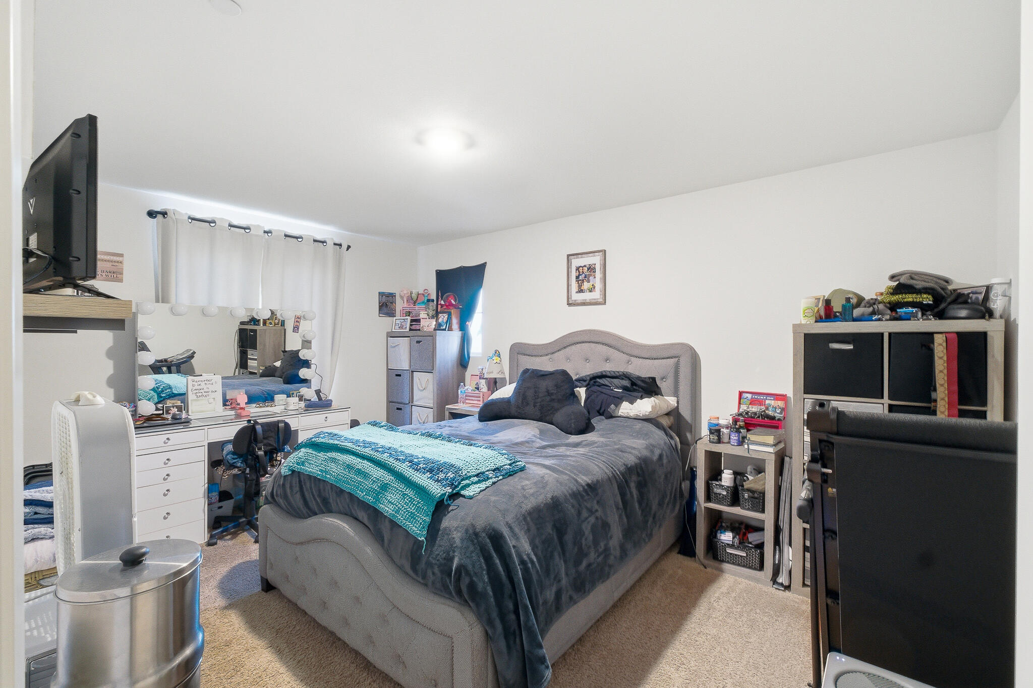 2145 N Rinaldi Ct, Visalia, CA 93291