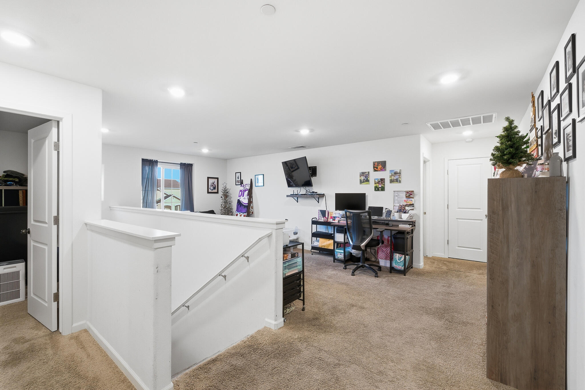 2145 N Rinaldi Ct, Visalia, CA 93291