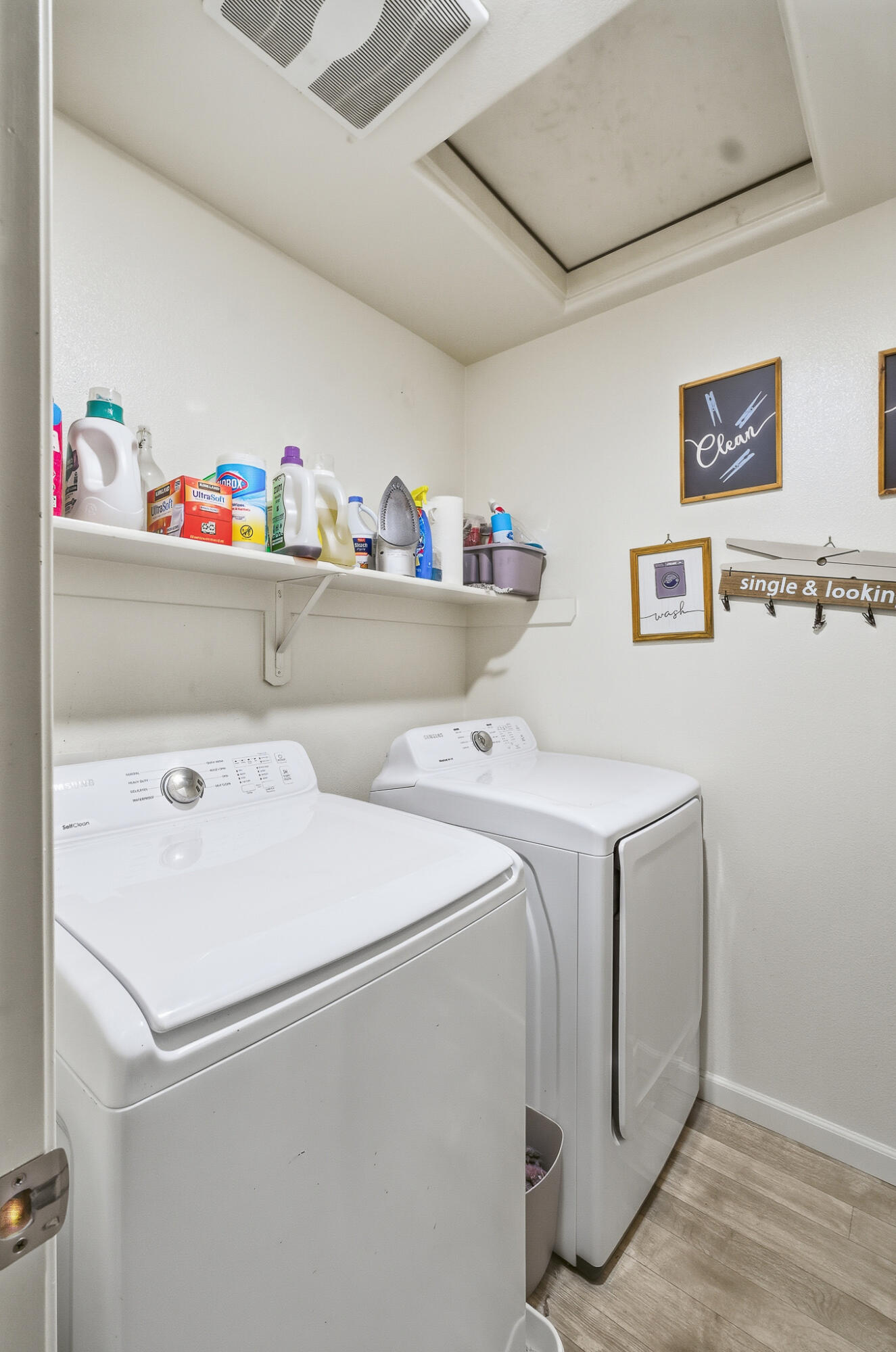 2145 N Rinaldi Ct, Visalia, CA 93291