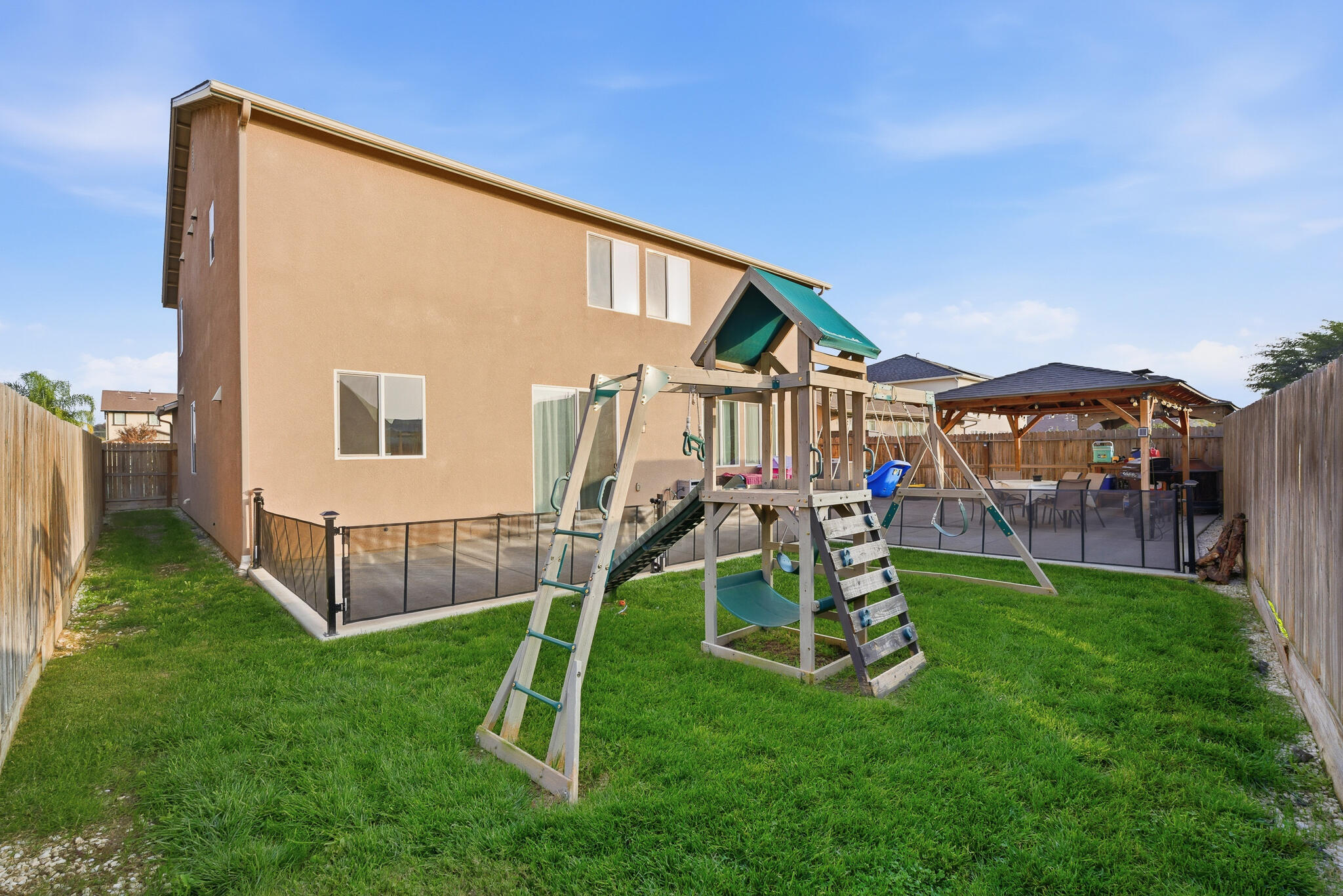 2145 N Rinaldi Ct, Visalia, CA 93291