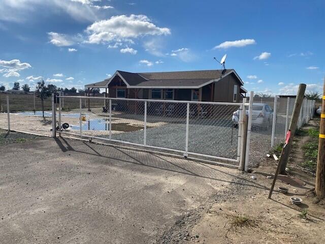 11393 128 Rd, Pixley, CA 93256
