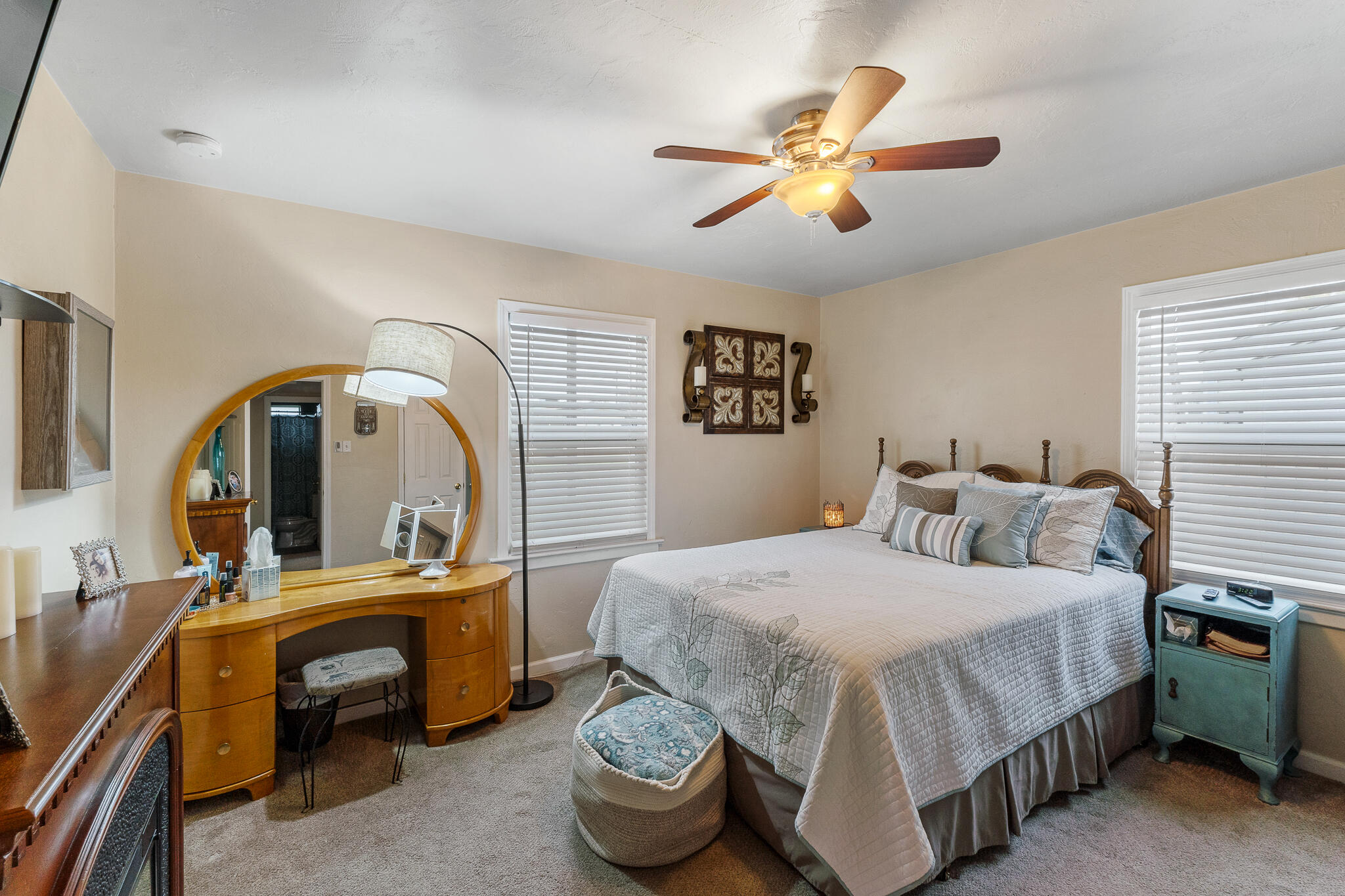 1052 E Apricot Ave, Tulare, CA 93274