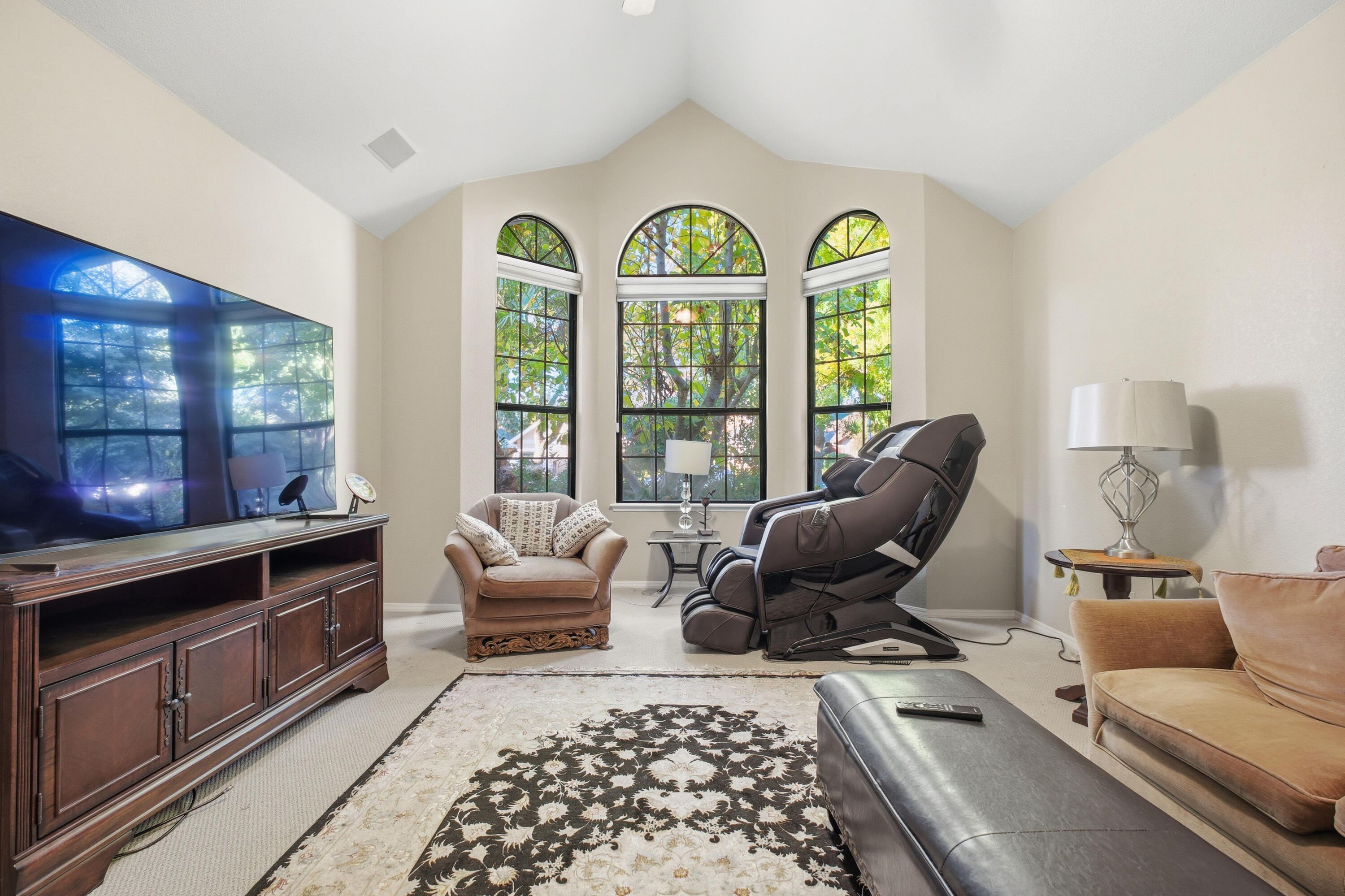 1123 E Cole Ave, Fresno, CA 93720