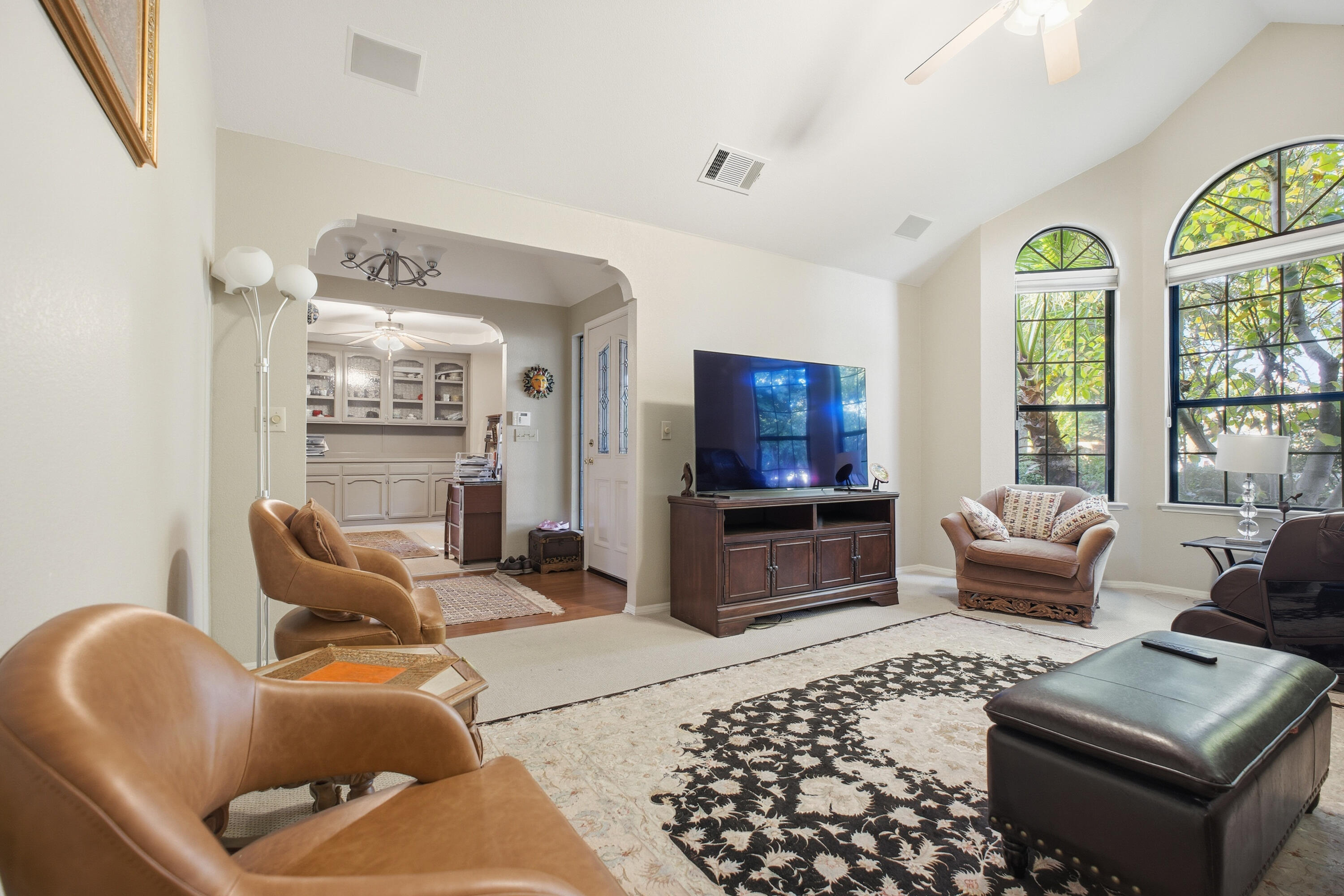 1123 E Cole Ave, Fresno, CA 93720