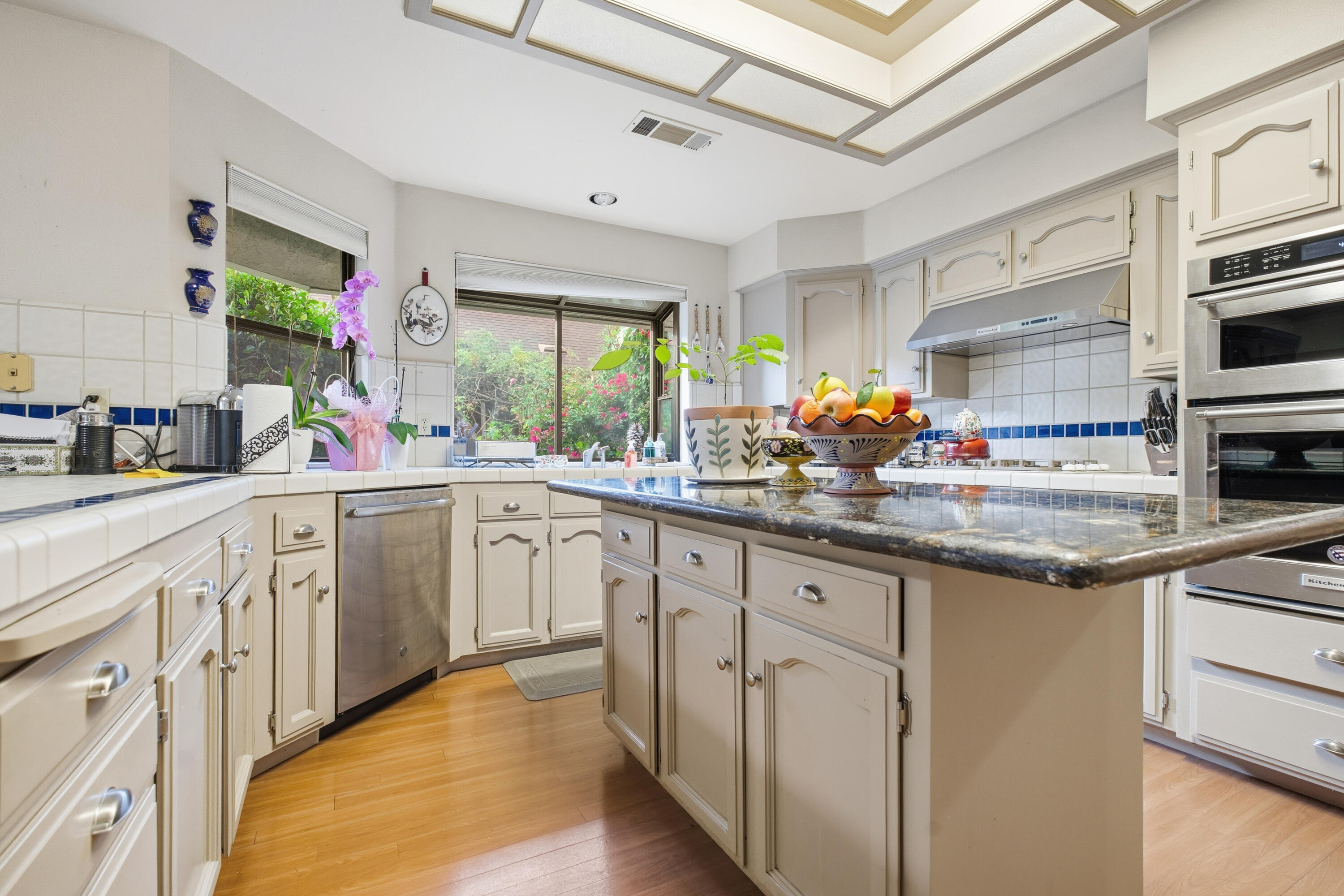 1123 E Cole Ave, Fresno, CA 93720