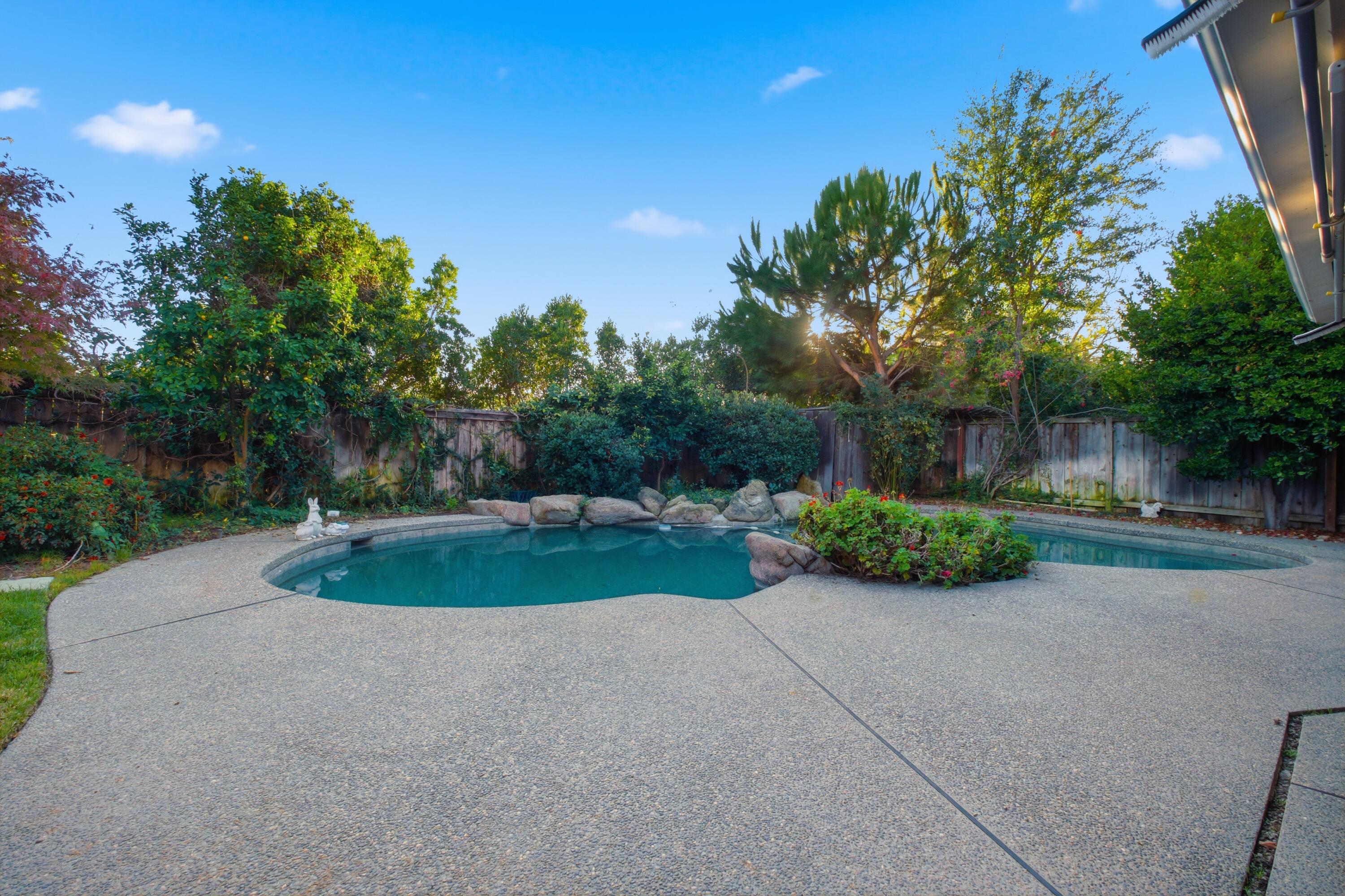 1123 E Cole Ave, Fresno, CA 93720