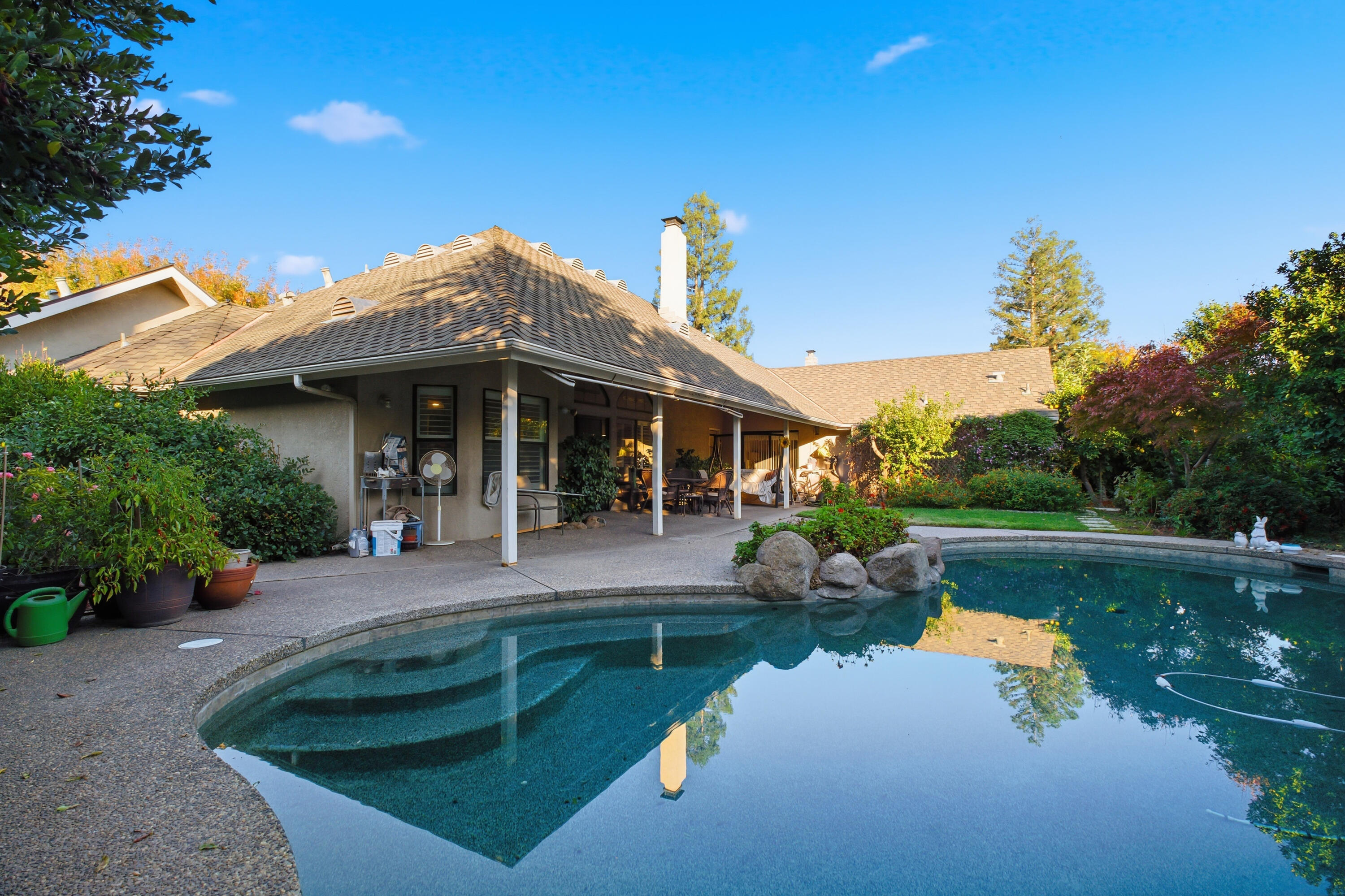 1123 E Cole Ave, Fresno, CA 93720