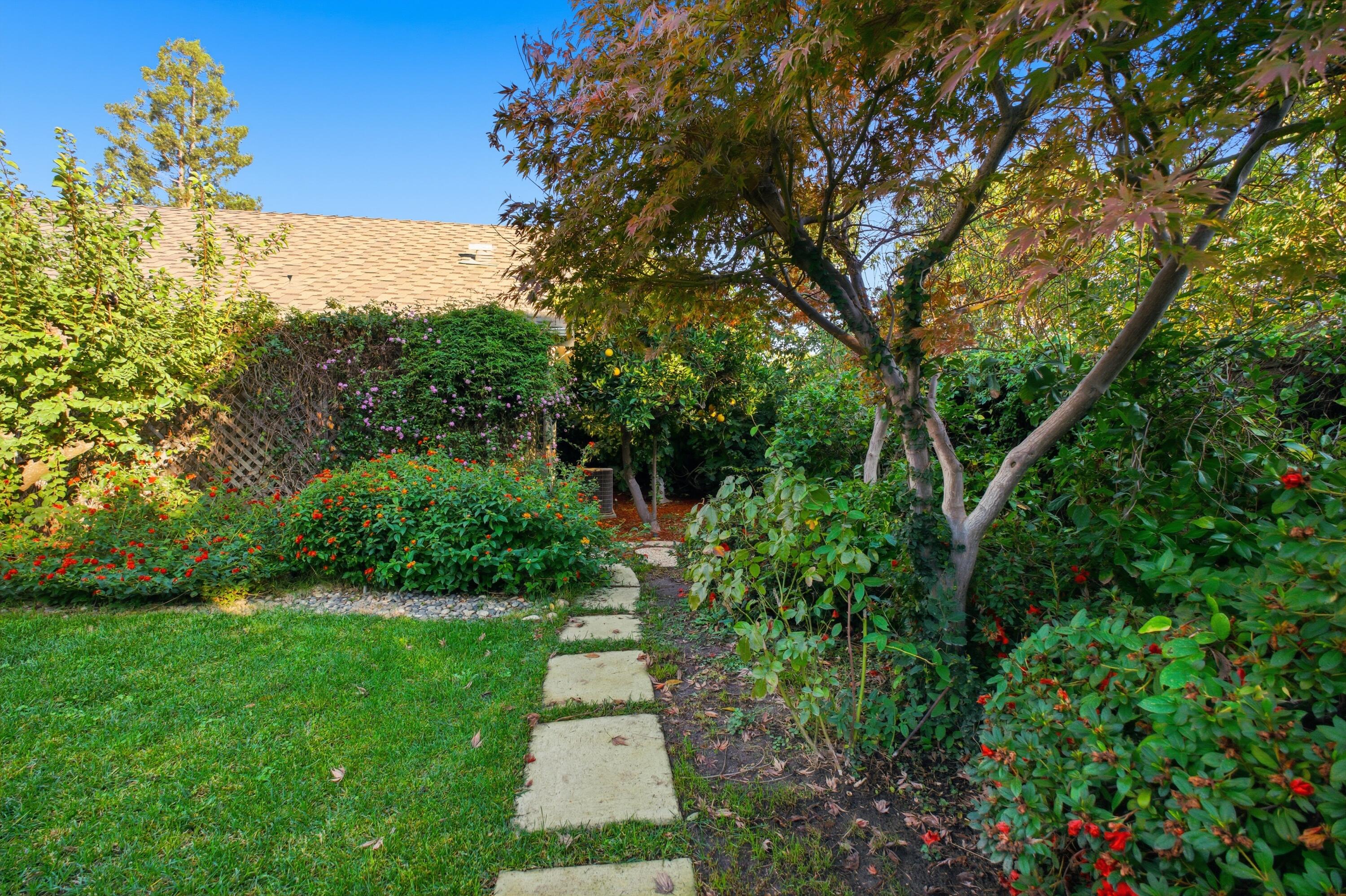 1123 E Cole Ave, Fresno, CA 93720