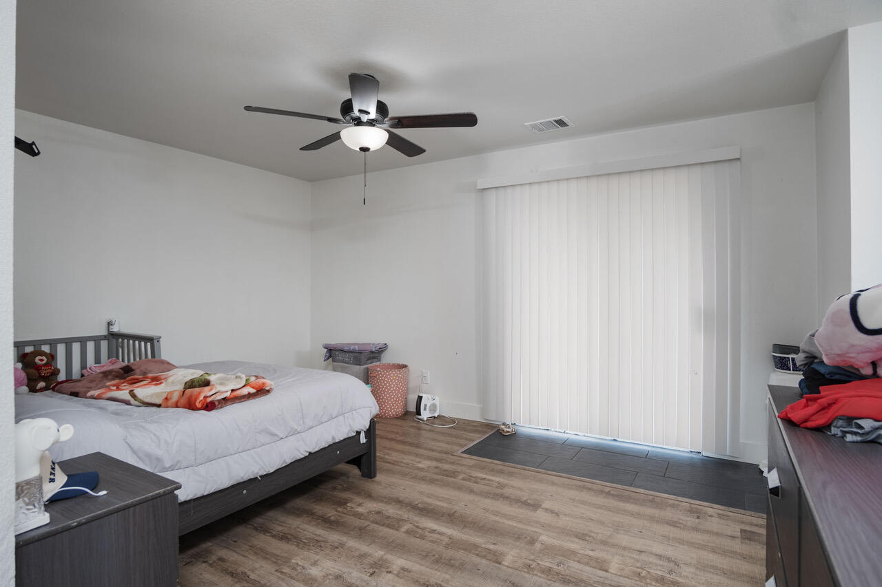 1967 N Ventura Ave, Farmersville, CA 93223