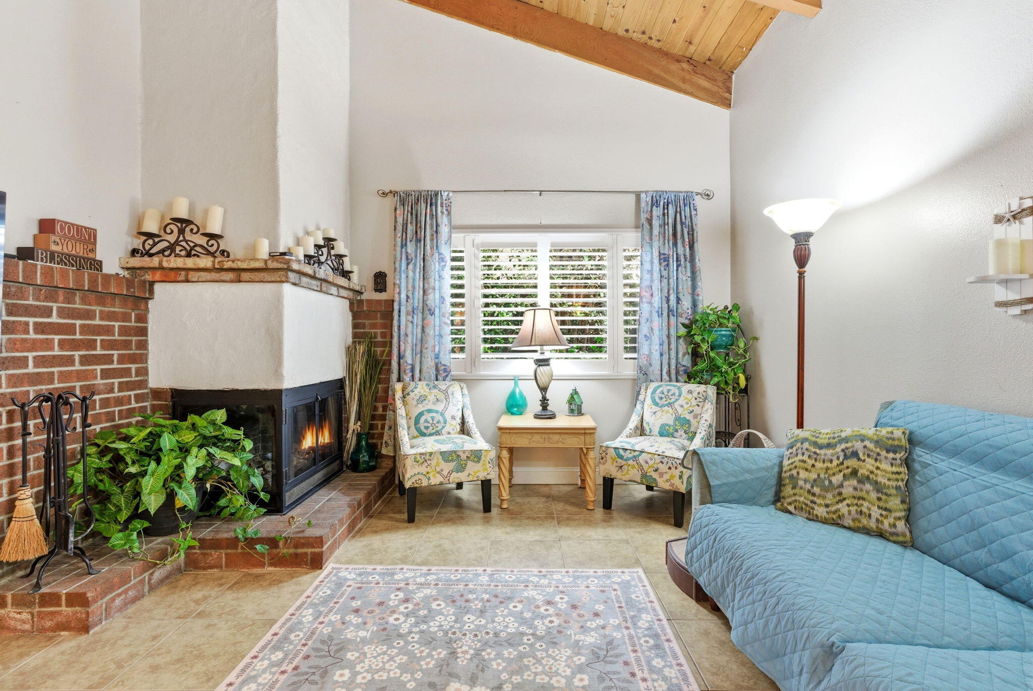 2544 W W Harter Ave, Visalia, CA 93277