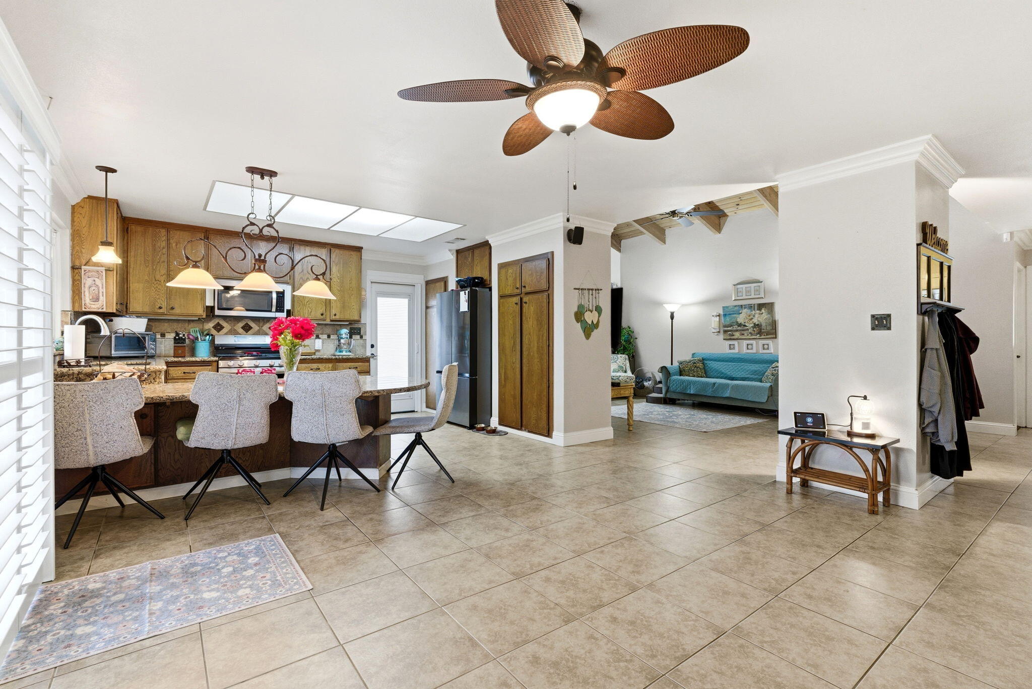 2544 W W Harter Ave, Visalia, CA 93277