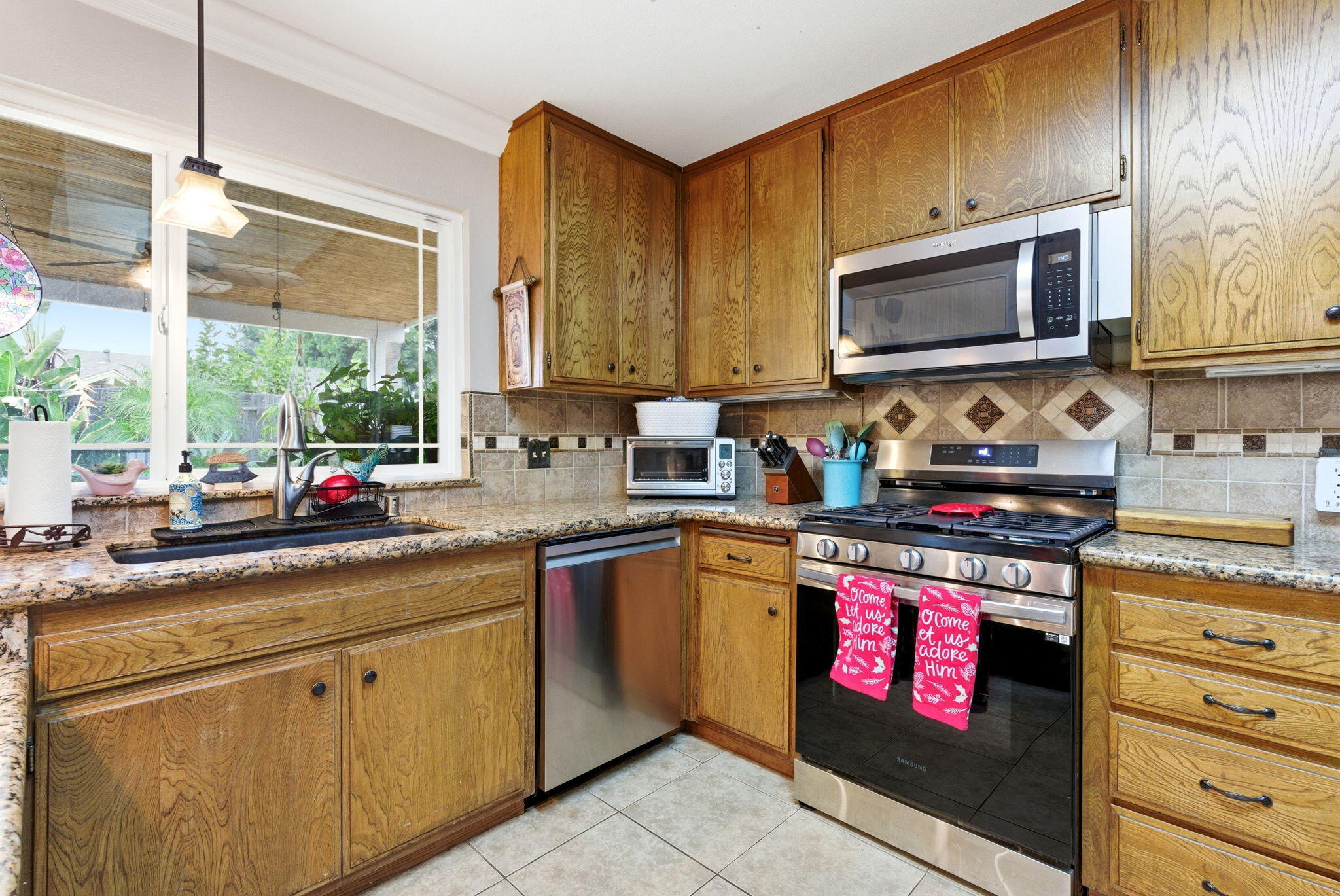 2544 W W Harter Ave, Visalia, CA 93277