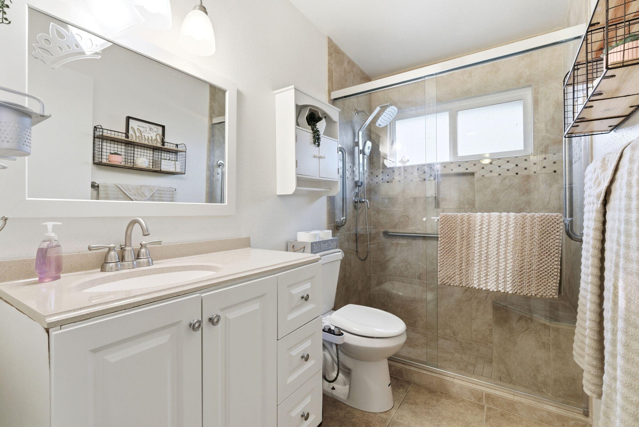 2544 W W Harter Ave, Visalia, CA 93277