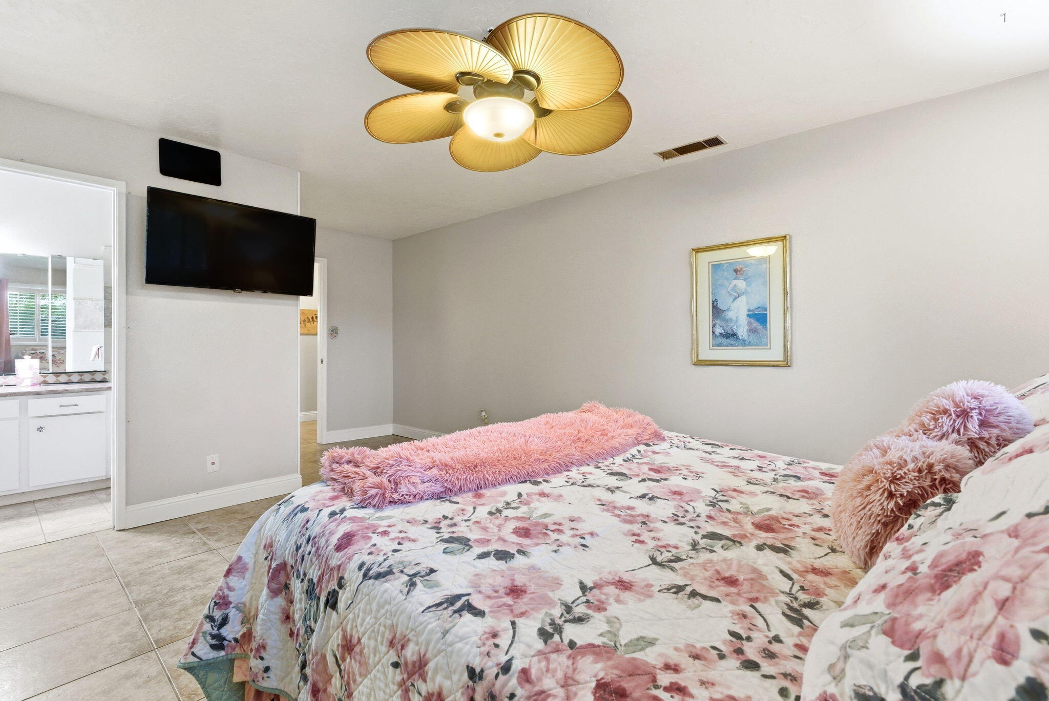 2544 W W Harter Ave, Visalia, CA 93277