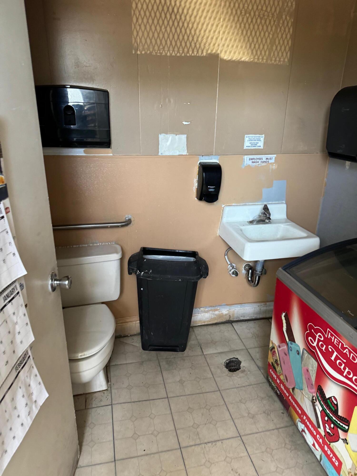 357 E Tulare St, Dinuba, CA 93618