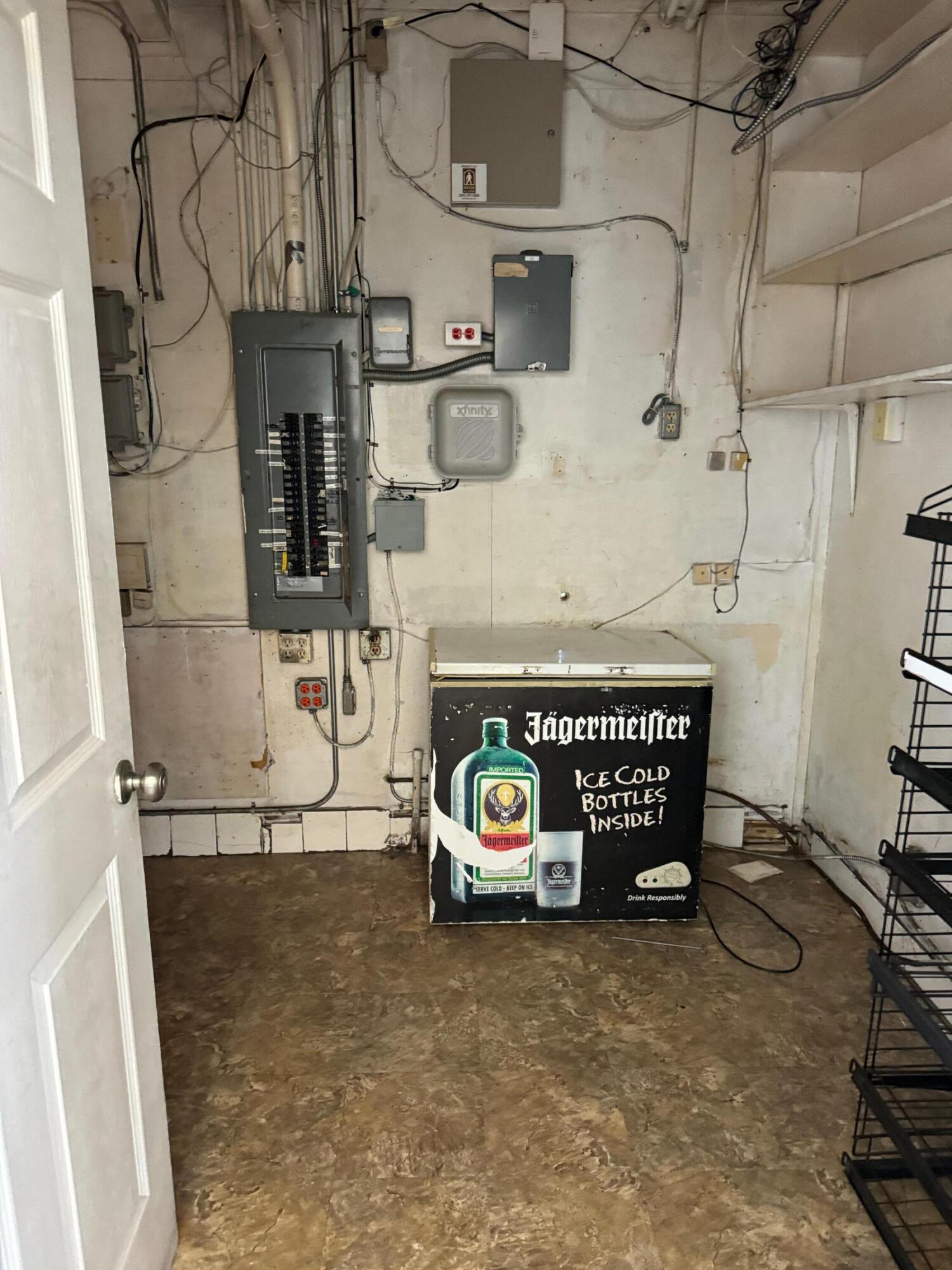 357 E Tulare St, Dinuba, CA 93618