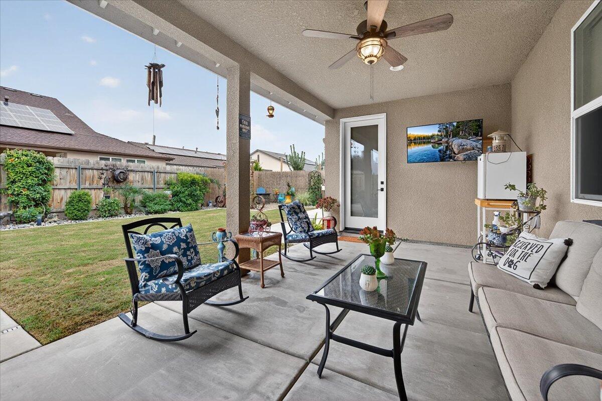 2241 E Monte Verde Ct, Visalia, CA 93292