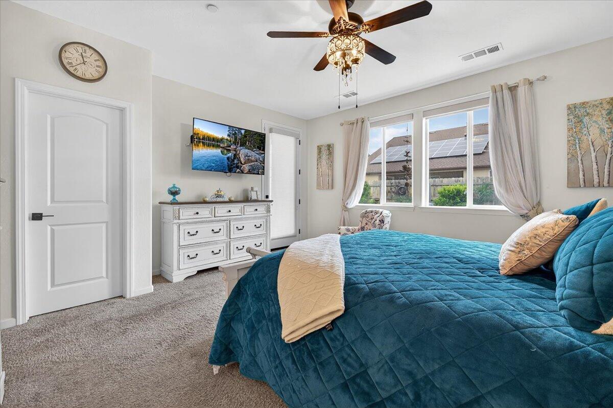 2241 E Monte Verde Ct, Visalia, CA 93292